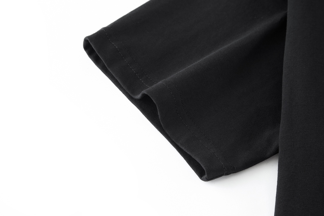 LOUIS VUITTON 路易威登 暗纹口袋拼接圆领短袖 T恤 上衣 夏款 黑色 1AFPT6