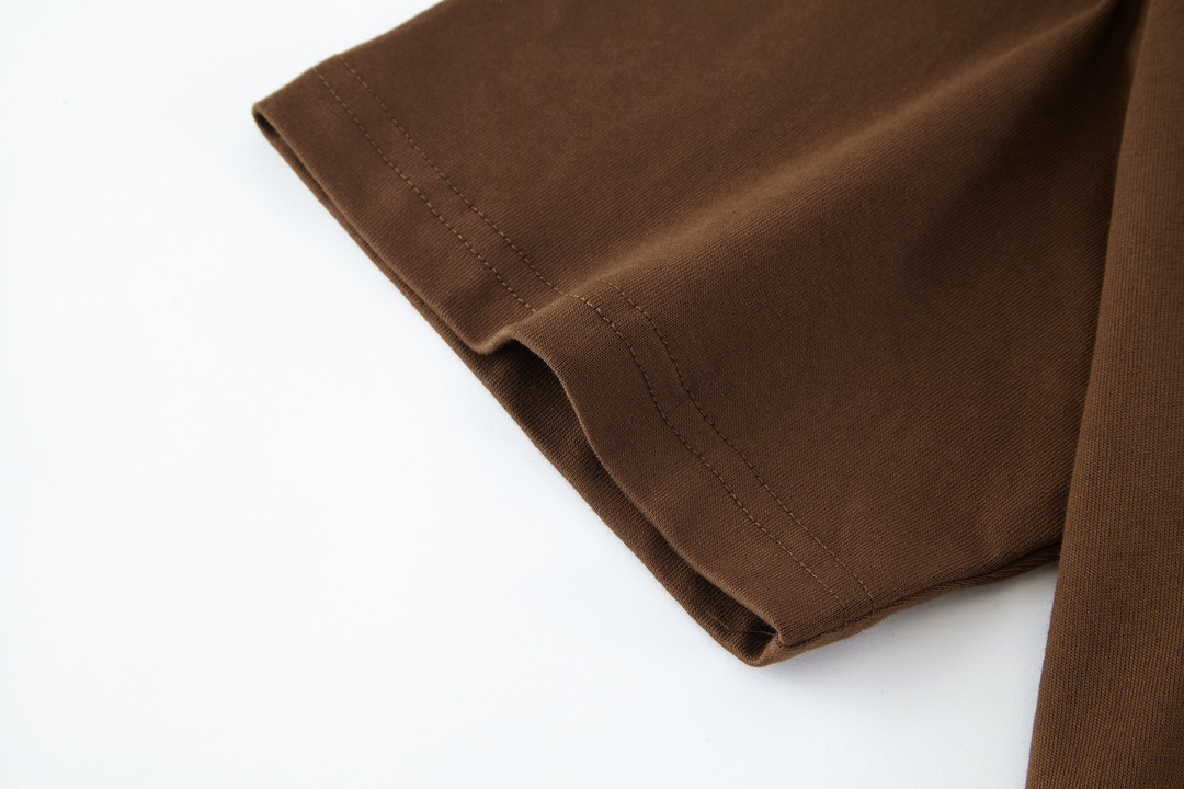 LOUIS VUITTON 路易威登 暗纹口袋拼接圆领短袖 T恤 上衣 夏款 巧克力色 1AFPT6