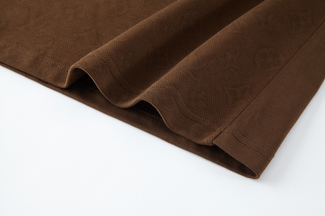 LOUIS VUITTON 路易威登 暗纹口袋拼接圆领短袖 T恤 上衣 夏款 巧克力色 1AFPT6