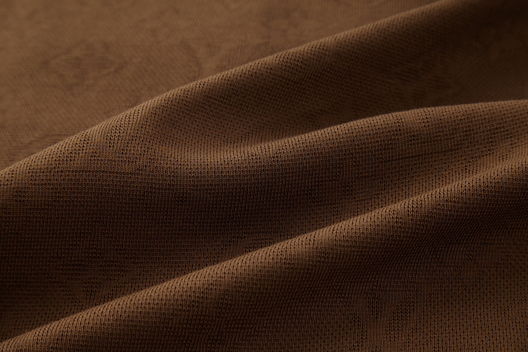 LOUIS VUITTON 路易威登 暗纹口袋拼接圆领短袖 T恤 上衣 夏款 巧克力色 1AFPT6