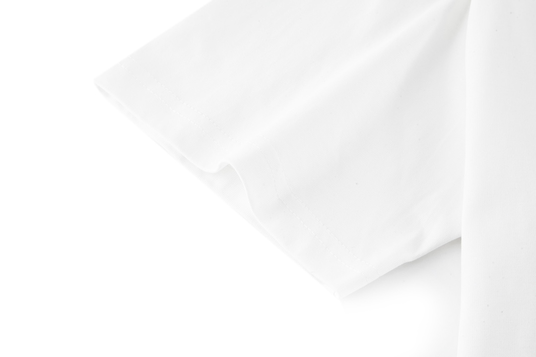 LOUIS VUITTON 路易威登 暗纹口袋拼接圆领短袖 T恤 上衣 夏款 白色 1AFPT6