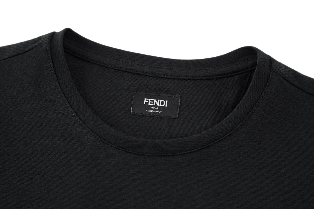 FENDI 芬迪 纯色logo刺绣胸标 T恤 短袖 上衣 夏款 黑色 FY0894A9RLF0QA1