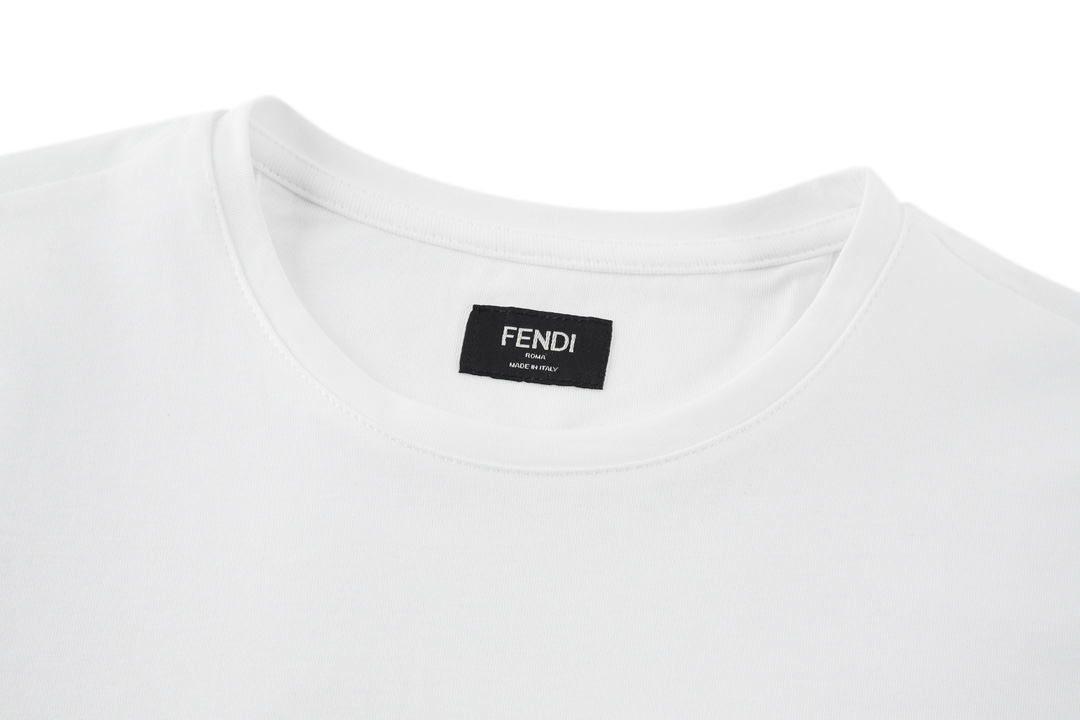 FENDI 芬迪 纯色logo刺绣胸标 T恤 短袖 上衣 夏款 白色 FY0894A9RLF0QA1