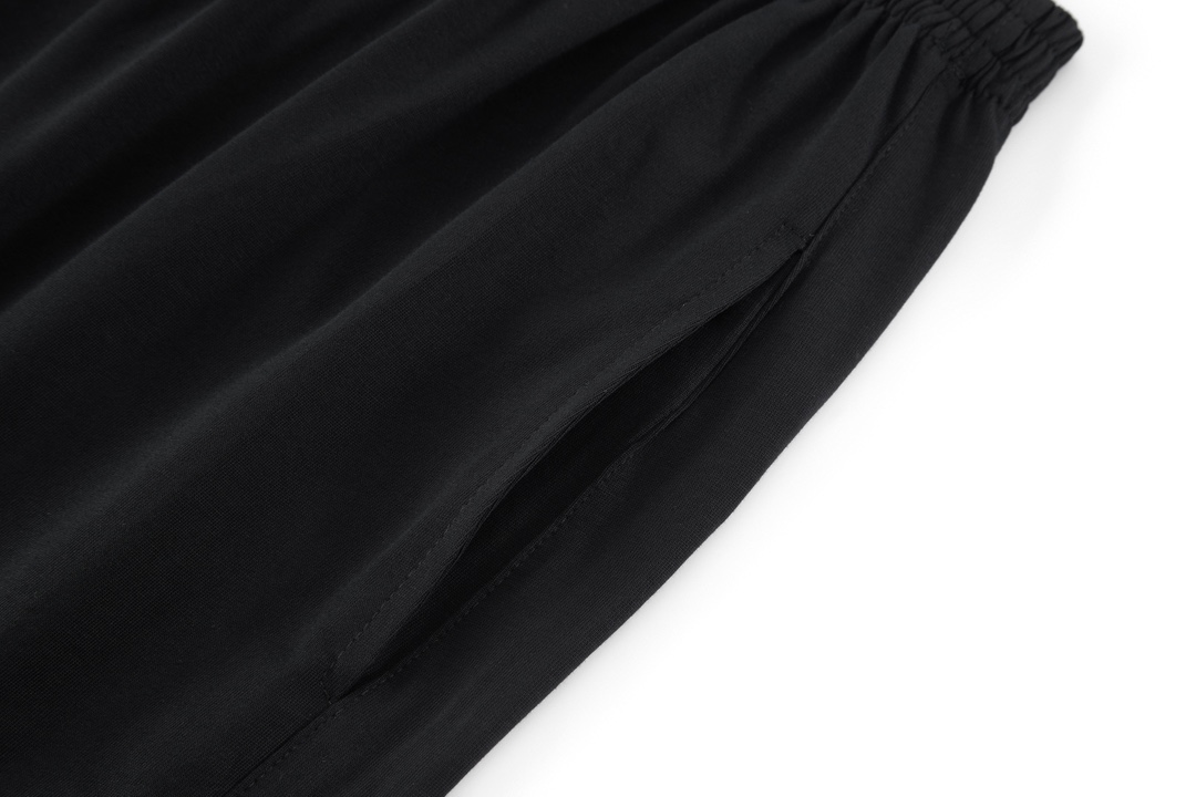 Balenciaga 巴黎世家 曼联刺绣图标 短裤 黑色 五分裤 休闲裤 运动裤 夏季 黑色 777709TPVW46643