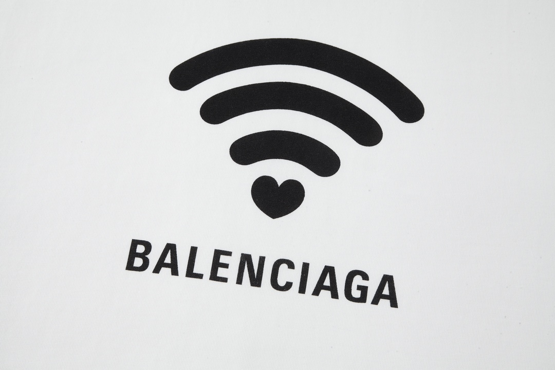 Balenciaga 巴黎世家 爱心WiFi字母logo印花短袖 T 恤 圆领 夏季 白色  764235TQVK23307
