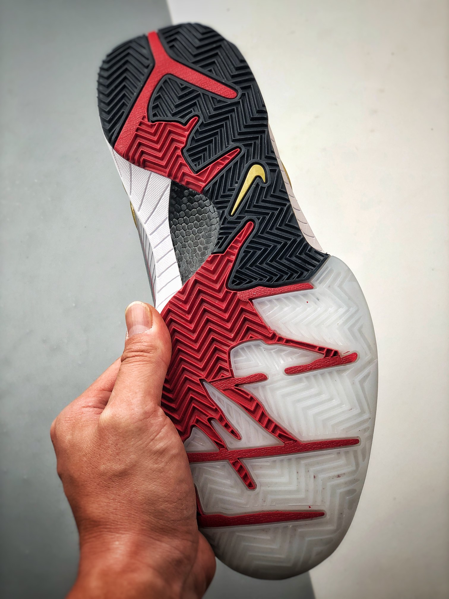  S2外贸 Zoom Kobe4 Protro Gold Mdeal 科比 4  低筒  前掌泡棉 後掌氣墊 篮球鞋 实战鞋 球鞋 男鞋  波鞋  白金 FQ3544-100