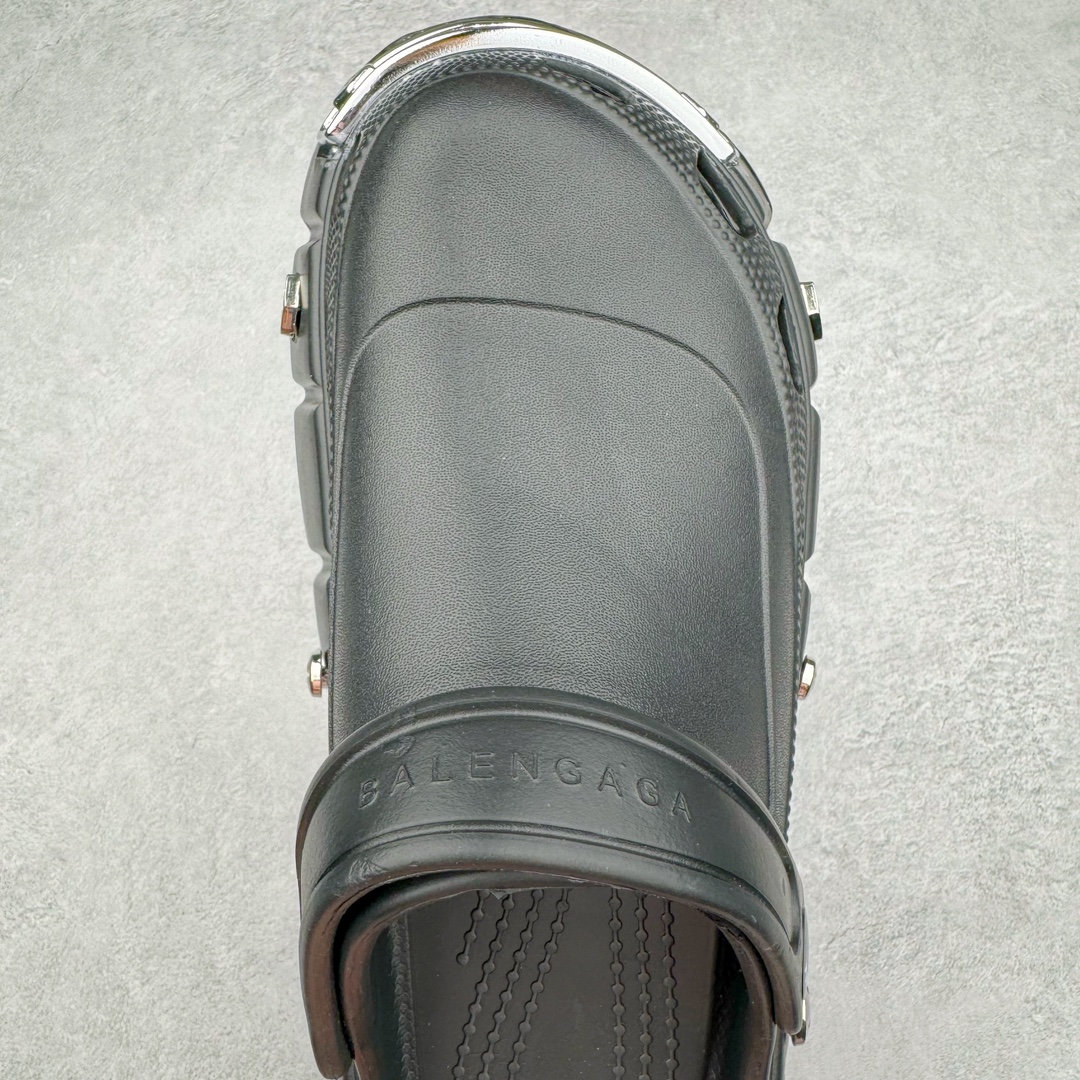 BALENCIAGA  Crocs HardCrocs Sandal 卡骆驰   白色 洞洞鞋 凉鞋 室内外 拖鞋 沙滩鞋 黑银金属铆钉”687398 W1S8N 1081