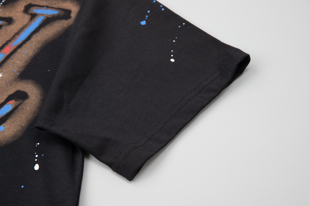  LOUIS VUITTON 全幅涂鸦水绘 路易威登  短袖 圆领 T 恤 上衣 夏款 白色  黑色