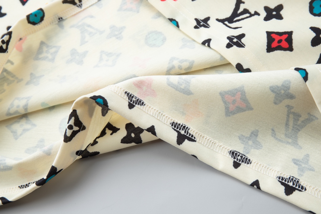  LOUIS VUITTON TYLER 小狗满印LOGO  路易威登 LV  短袖 圆领 T 恤 上衣 夏款  白色