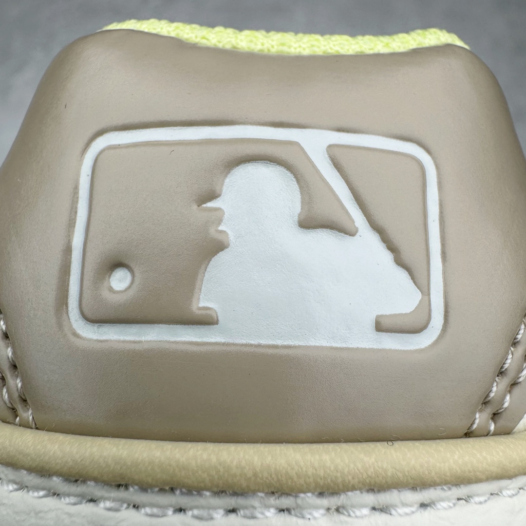  MLB 纽约洋基队  低筒 厚底 老爹鞋 防滑减震耐磨 板鞋 休闲鞋 男鞋 女鞋 波鞋 白黄  3ASXCA12N-50BGS