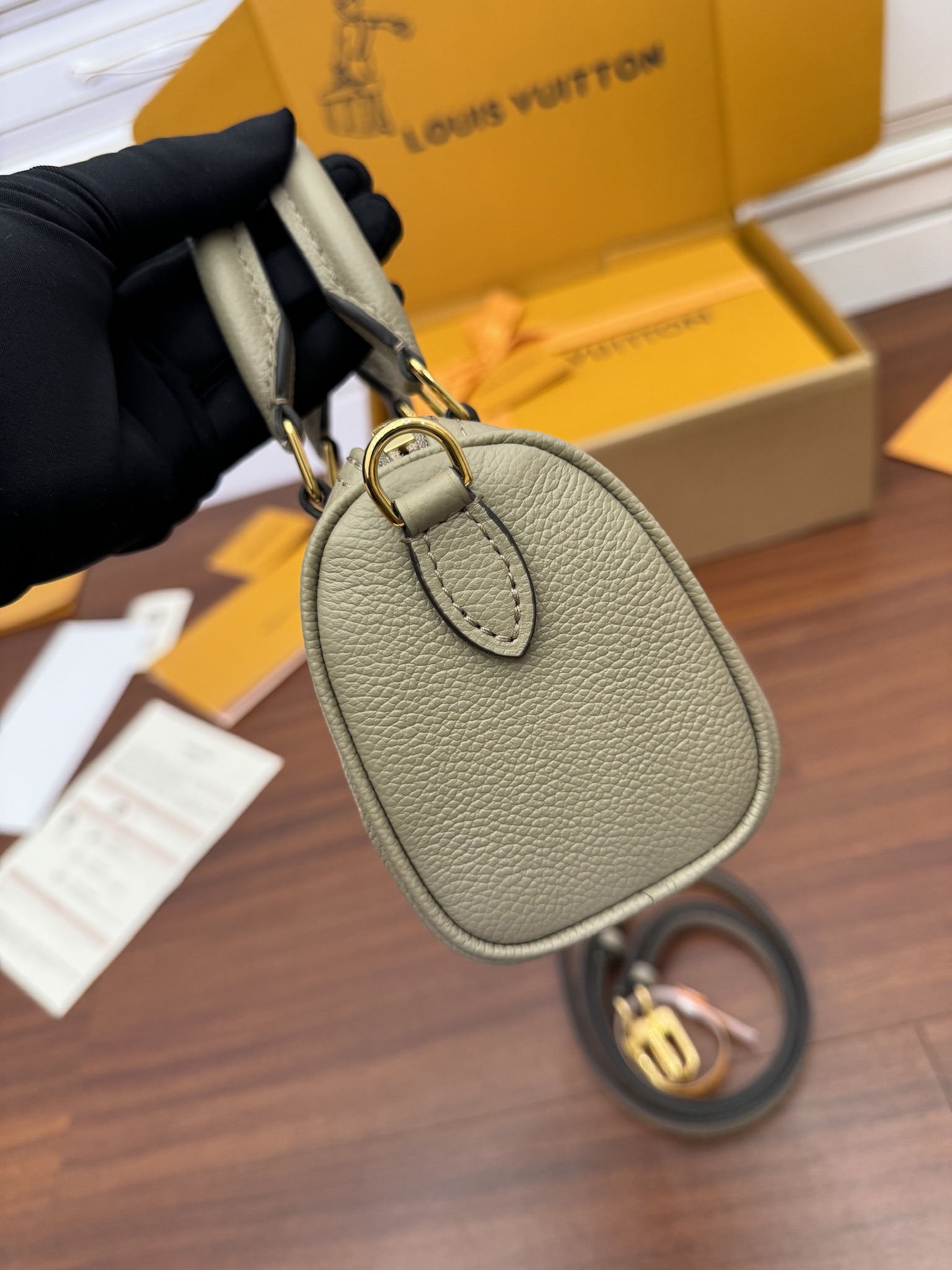  LOUIS VUITTON 路易威登 Speedy Nano可拆卸 可调节  压花图案 牛皮革 斜挎包 单肩包 手提包 超迷你 奶油色 M82890