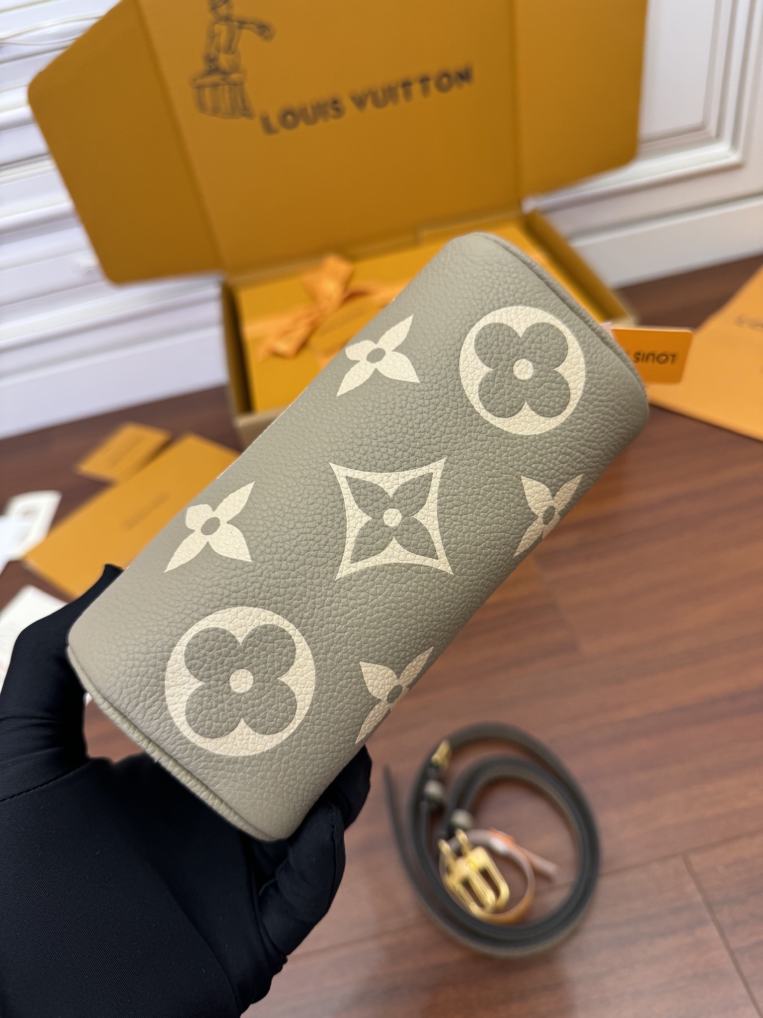  LOUIS VUITTON 路易威登 Speedy Nano可拆卸 可调节  压花图案 牛皮革 斜挎包 单肩包 手提包 超迷你 奶油色 M82890