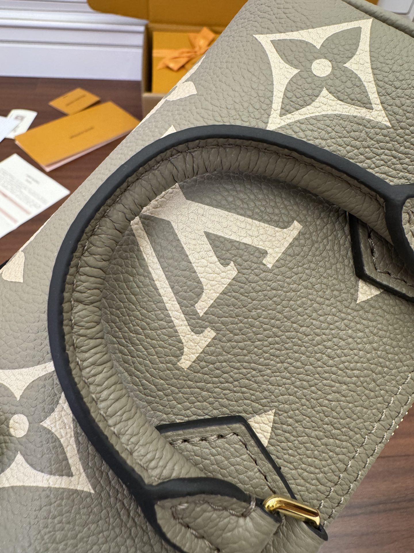  LOUIS VUITTON 路易威登 Speedy Nano可拆卸 可调节  压花图案 牛皮革 斜挎包 单肩包 手提包 超迷你 奶油色 M82890