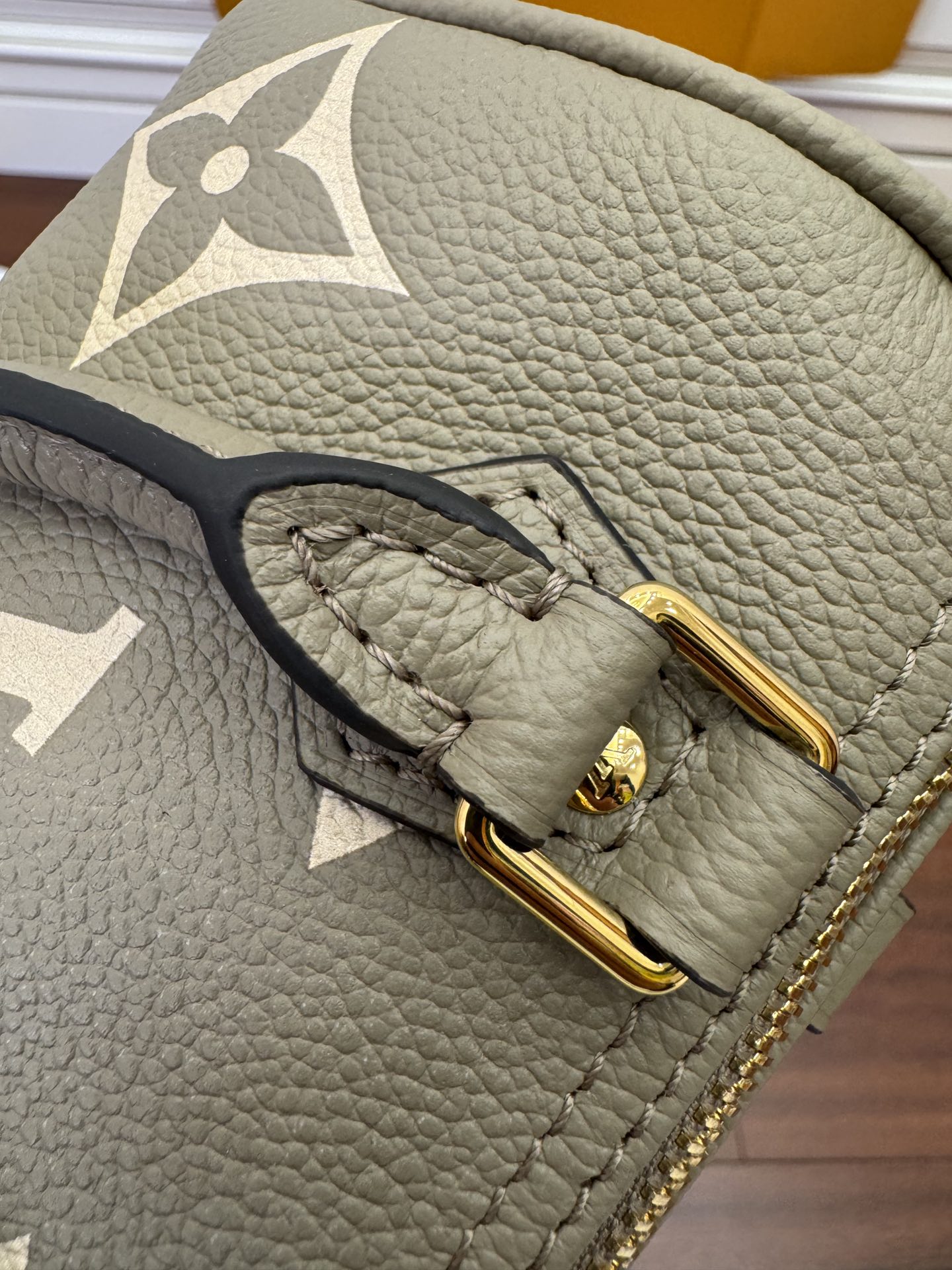  LOUIS VUITTON 路易威登 Speedy Nano可拆卸 可调节  压花图案 牛皮革 斜挎包 单肩包 手提包 超迷你 奶油色 M82890