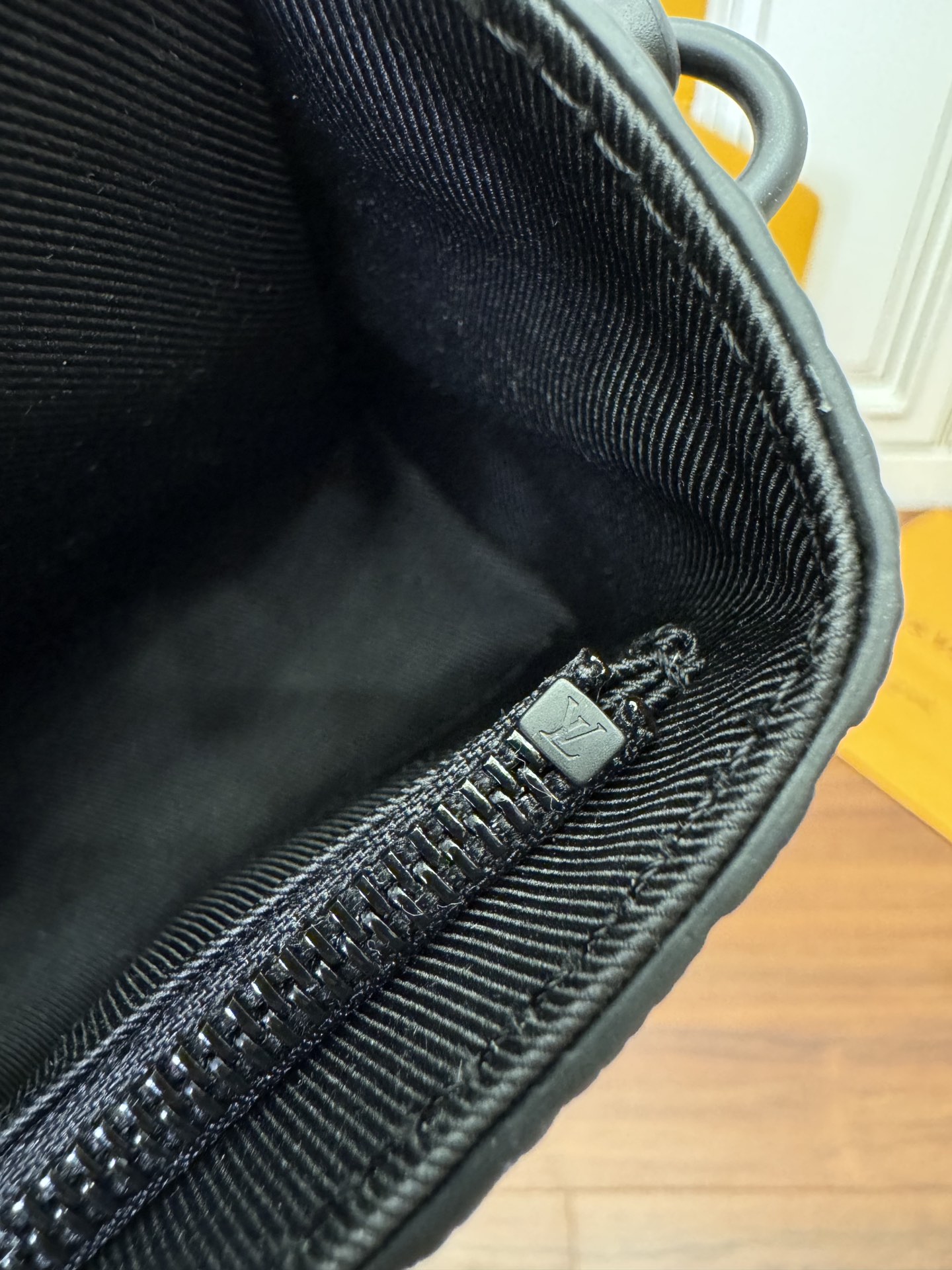 特级  LOUIS VUITTON 路易威登 Steamer老花 锁扣 压纹  牛皮革 斜挎包 单肩包 手提包 迷你 黑色 M81746