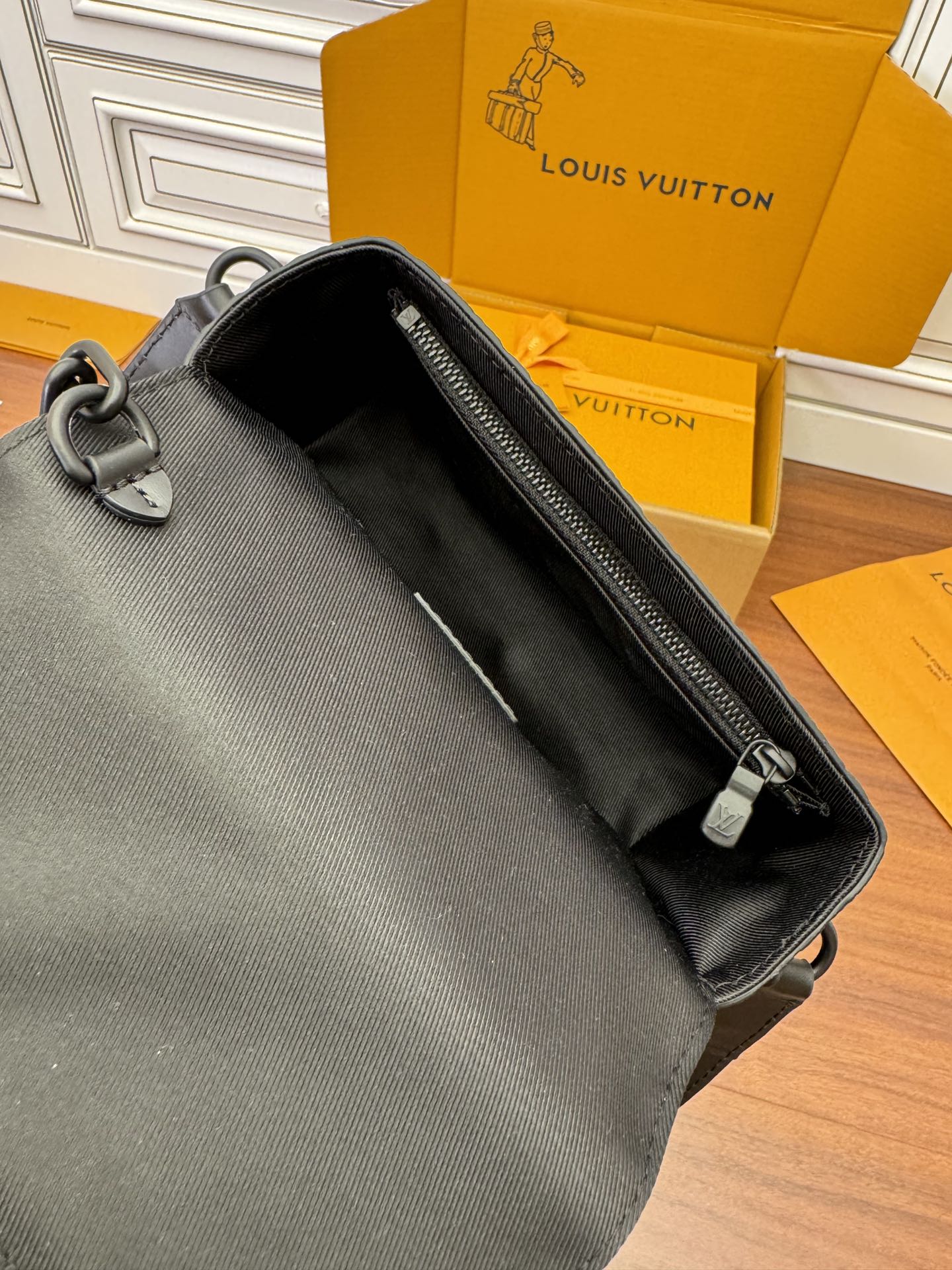 特级  LOUIS VUITTON 路易威登 Steamer老花 锁扣 压纹  牛皮革 斜挎包 单肩包 手提包 迷你 黑色 M81746