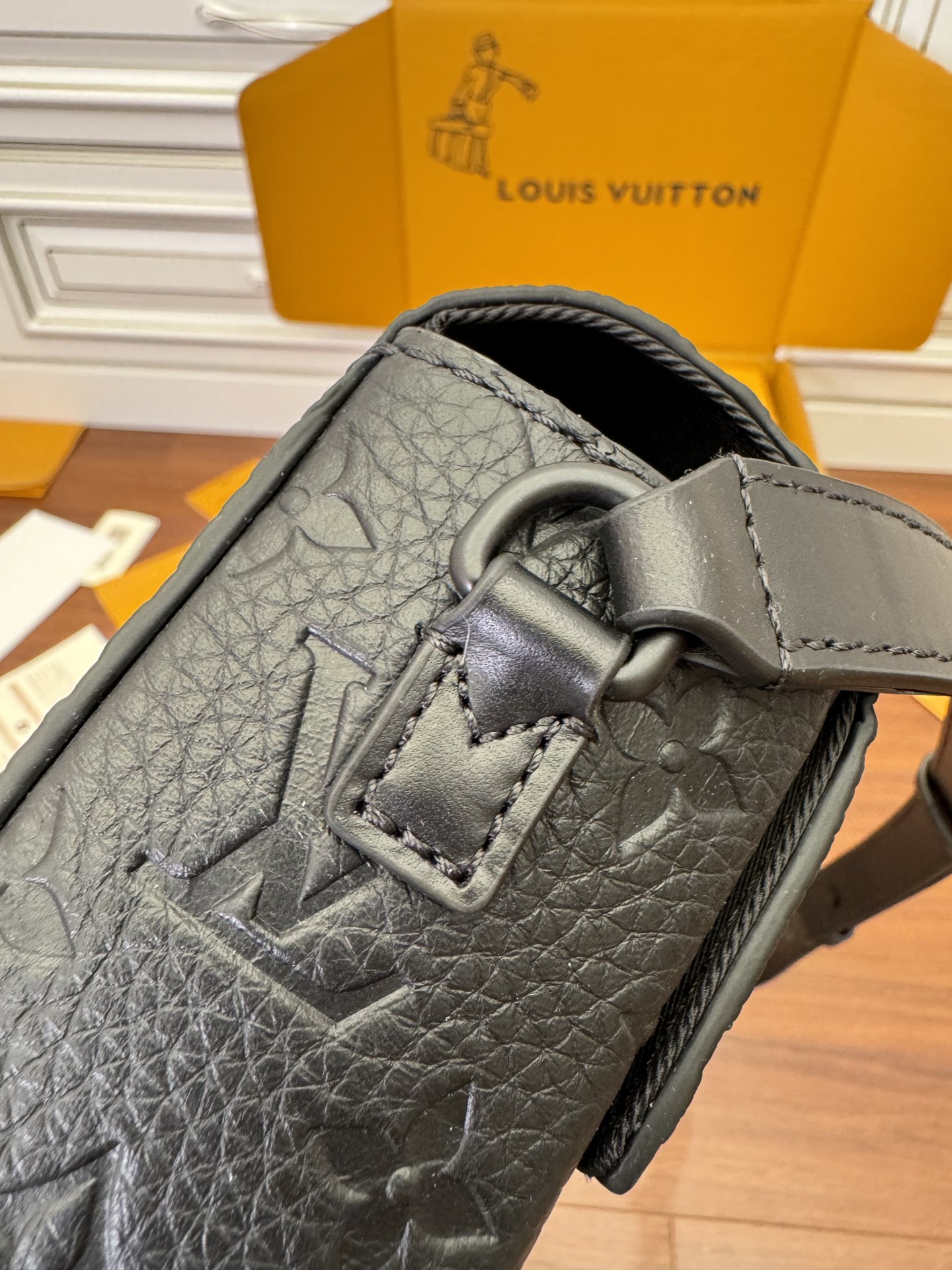 特级  LOUIS VUITTON 路易威登 Steamer老花 锁扣 压纹  牛皮革 斜挎包 单肩包 手提包 迷你 黑色 M81746