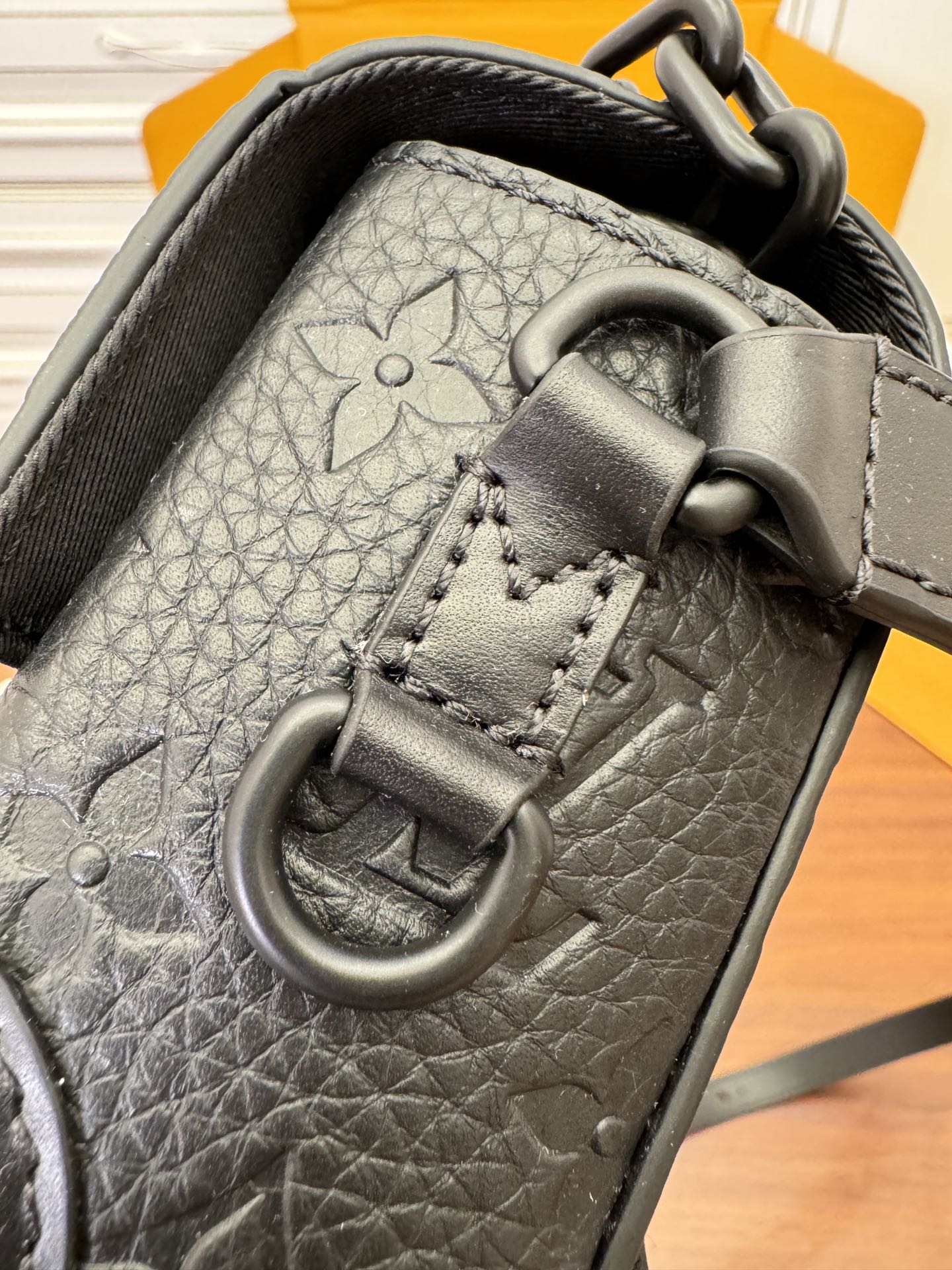 特级  LOUIS VUITTON 路易威登 Steamer老花 锁扣 压纹  牛皮革 斜挎包 单肩包 手提包 迷你 黑色 M81746