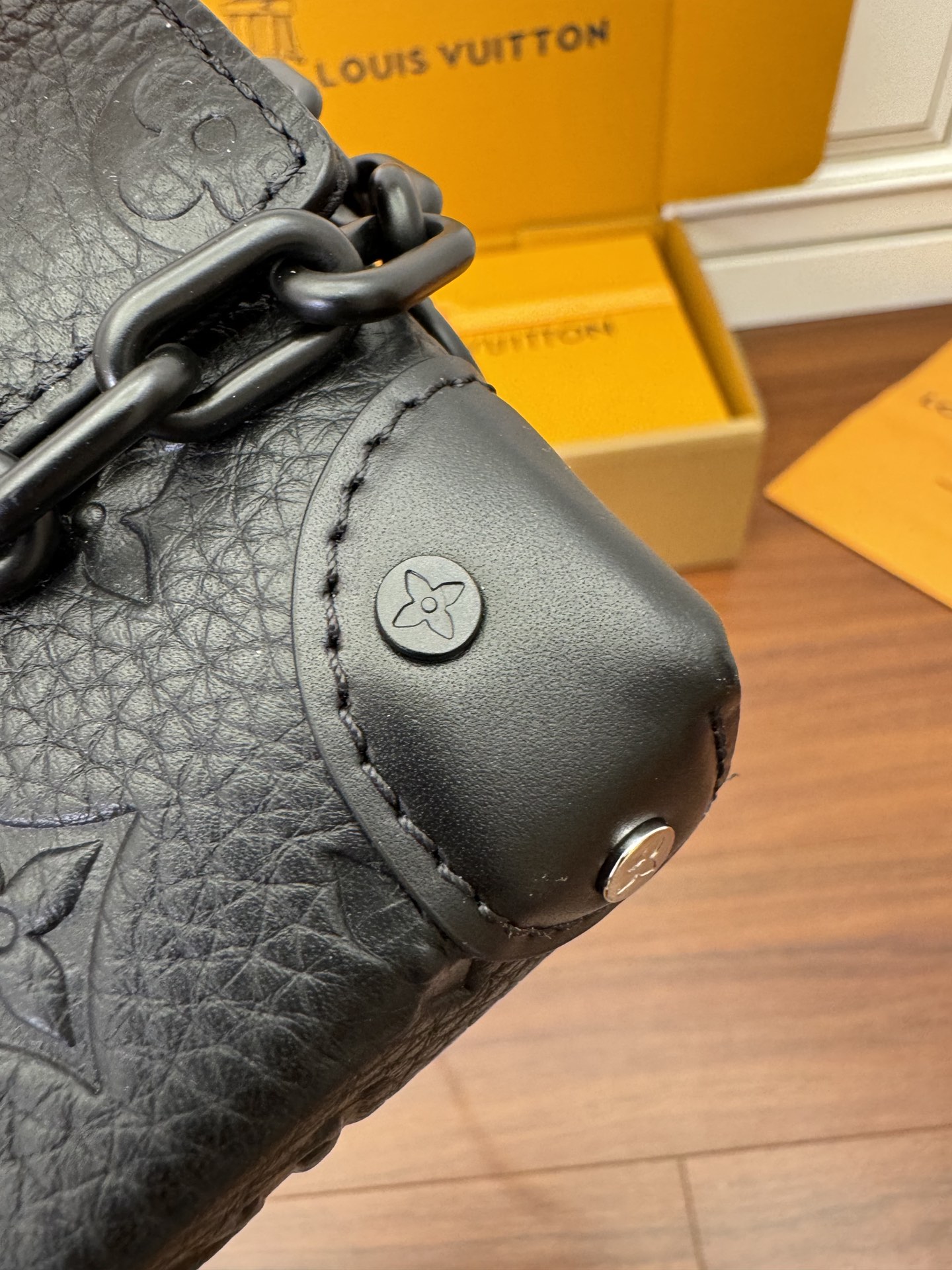 特级  LOUIS VUITTON 路易威登 Steamer老花 锁扣 压纹  牛皮革 斜挎包 单肩包 手提包 迷你 黑色 M81746