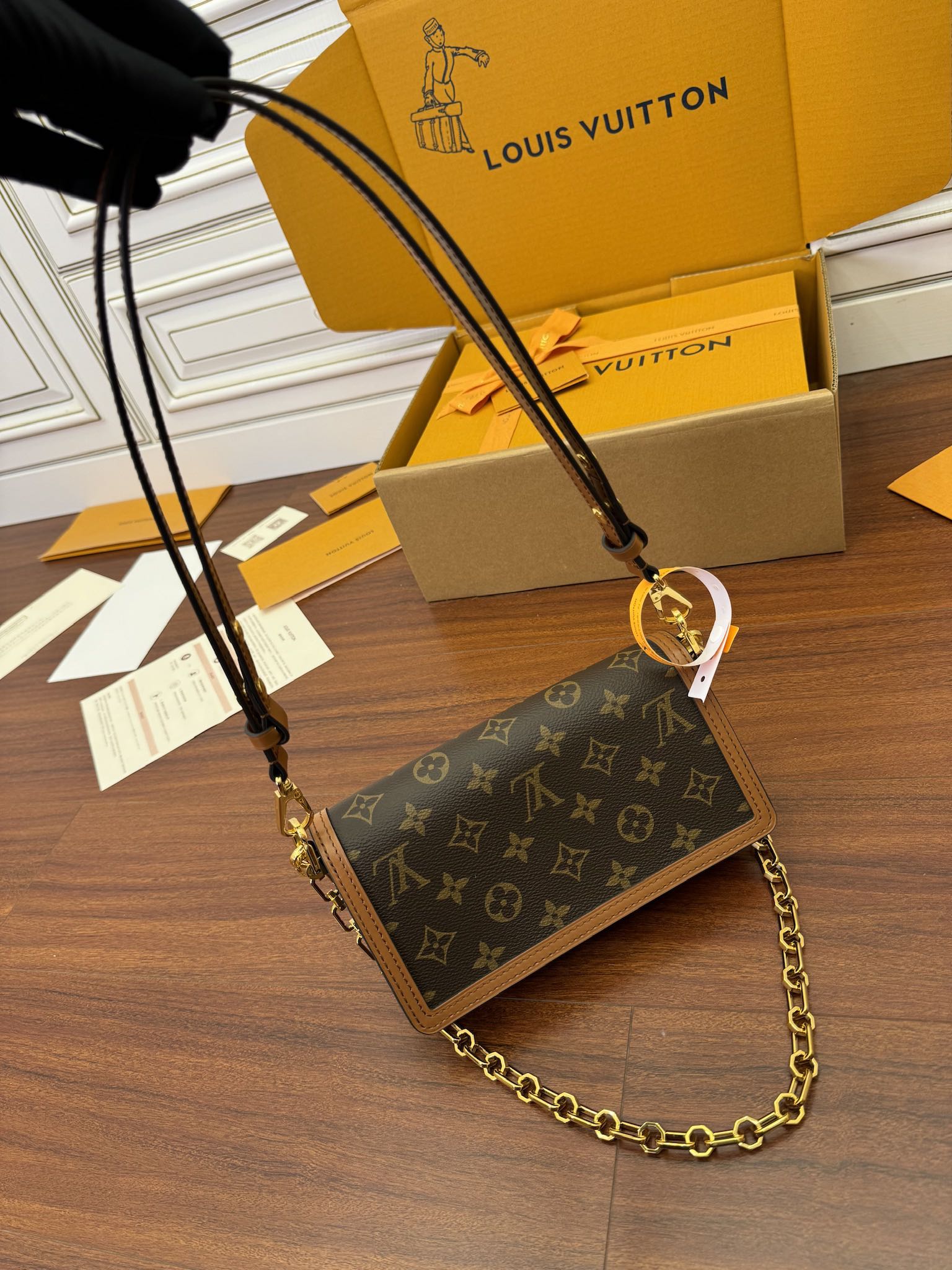  特级  LOUIS VUITTON 路易威登 Dauphine EAST WEST   牛皮革 斜挎包 单肩包 手提包 棕色 M46757