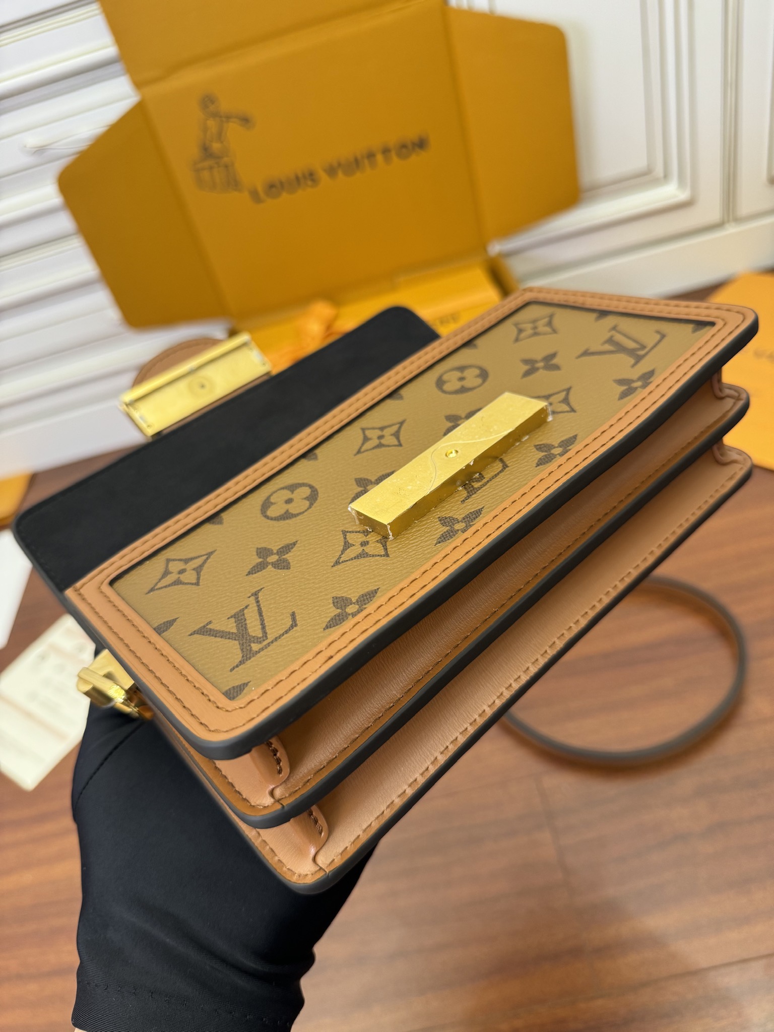  特级  LOUIS VUITTON 路易威登 Dauphine EAST WEST   牛皮革 斜挎包 单肩包 手提包 棕色 M46757