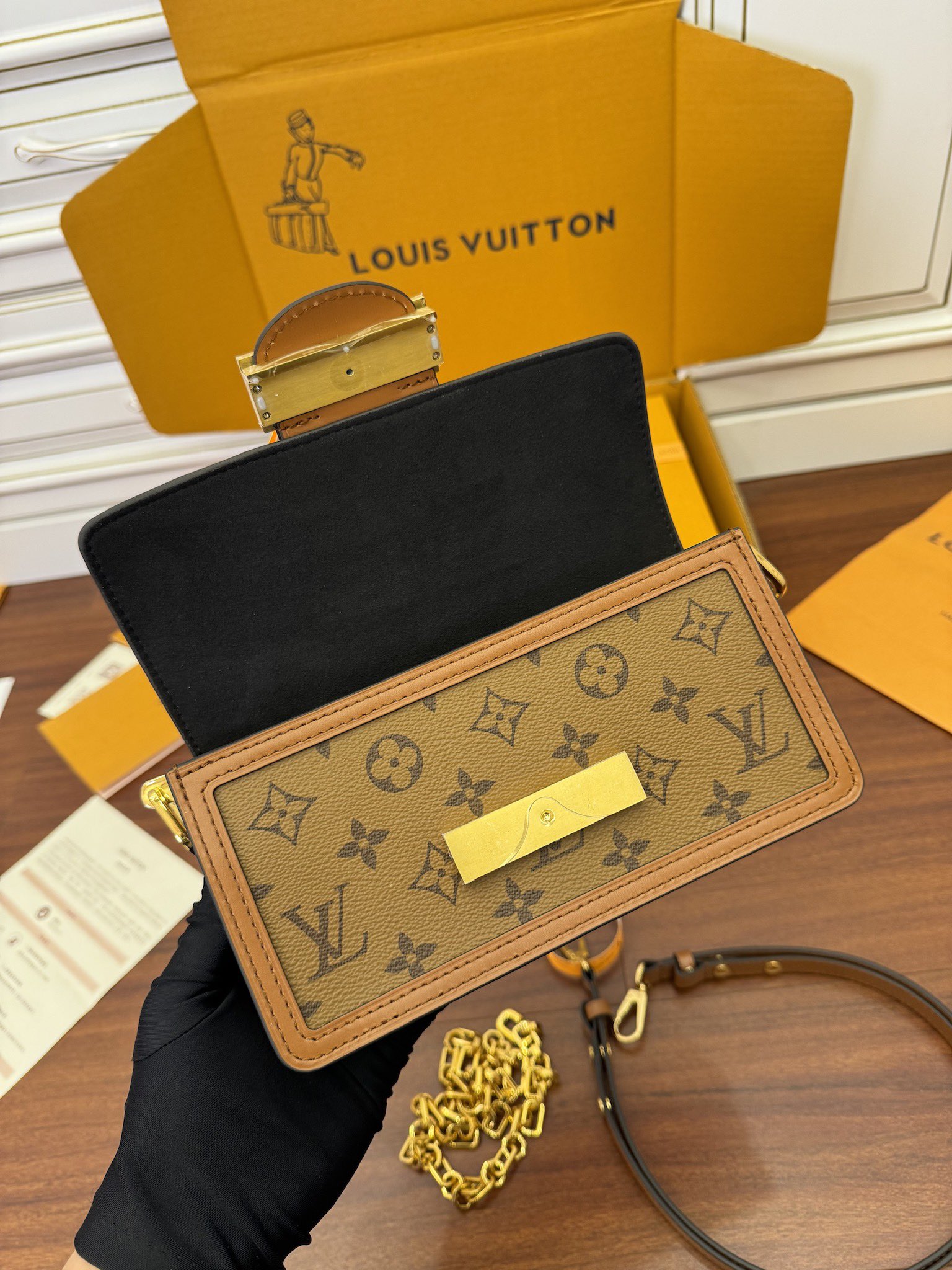  特级  LOUIS VUITTON 路易威登 Dauphine EAST WEST   牛皮革 斜挎包 单肩包 手提包 棕色 M46757