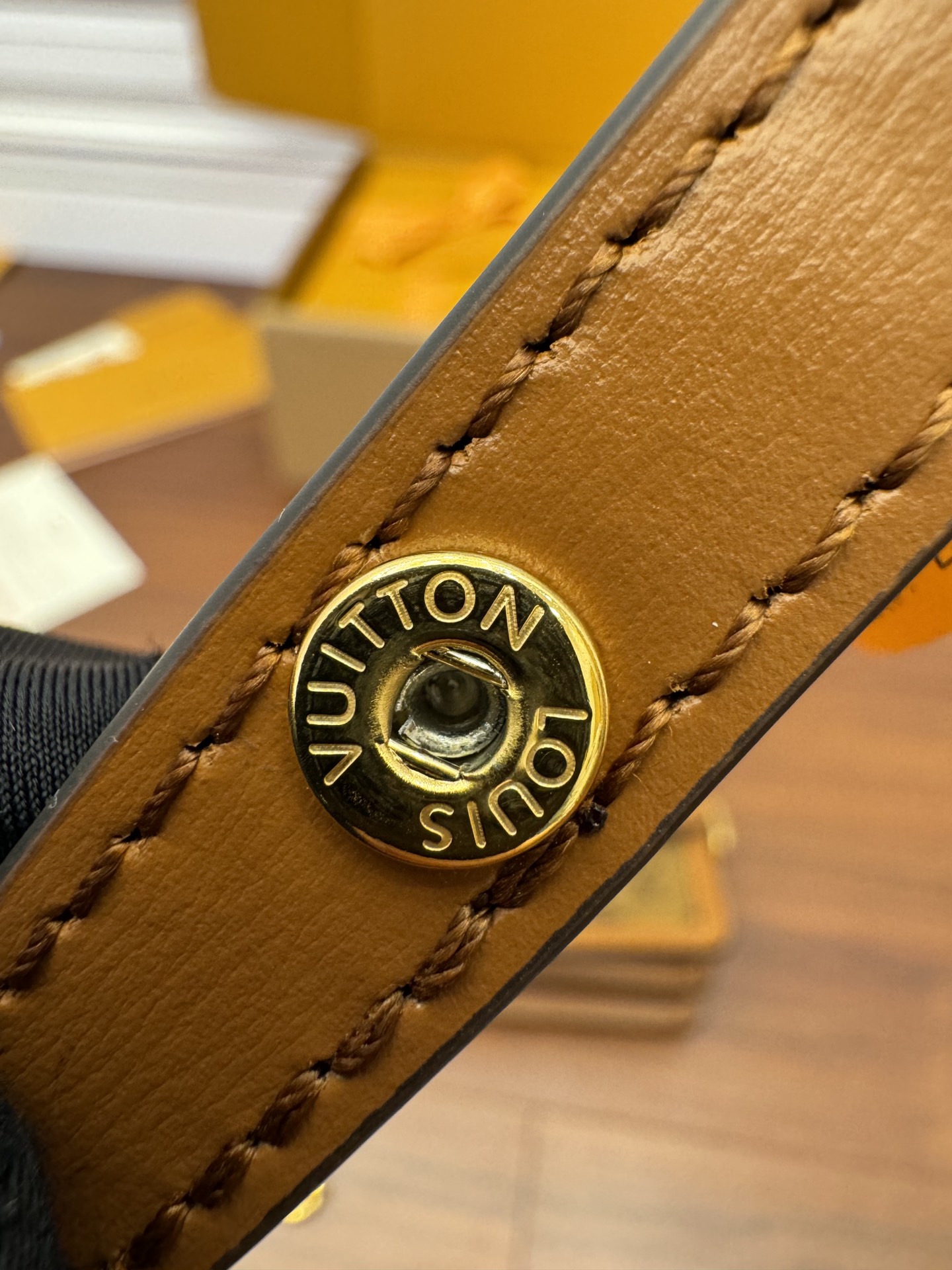  特级  LOUIS VUITTON 路易威登 Dauphine EAST WEST   牛皮革 斜挎包 单肩包 手提包 棕色 M46757