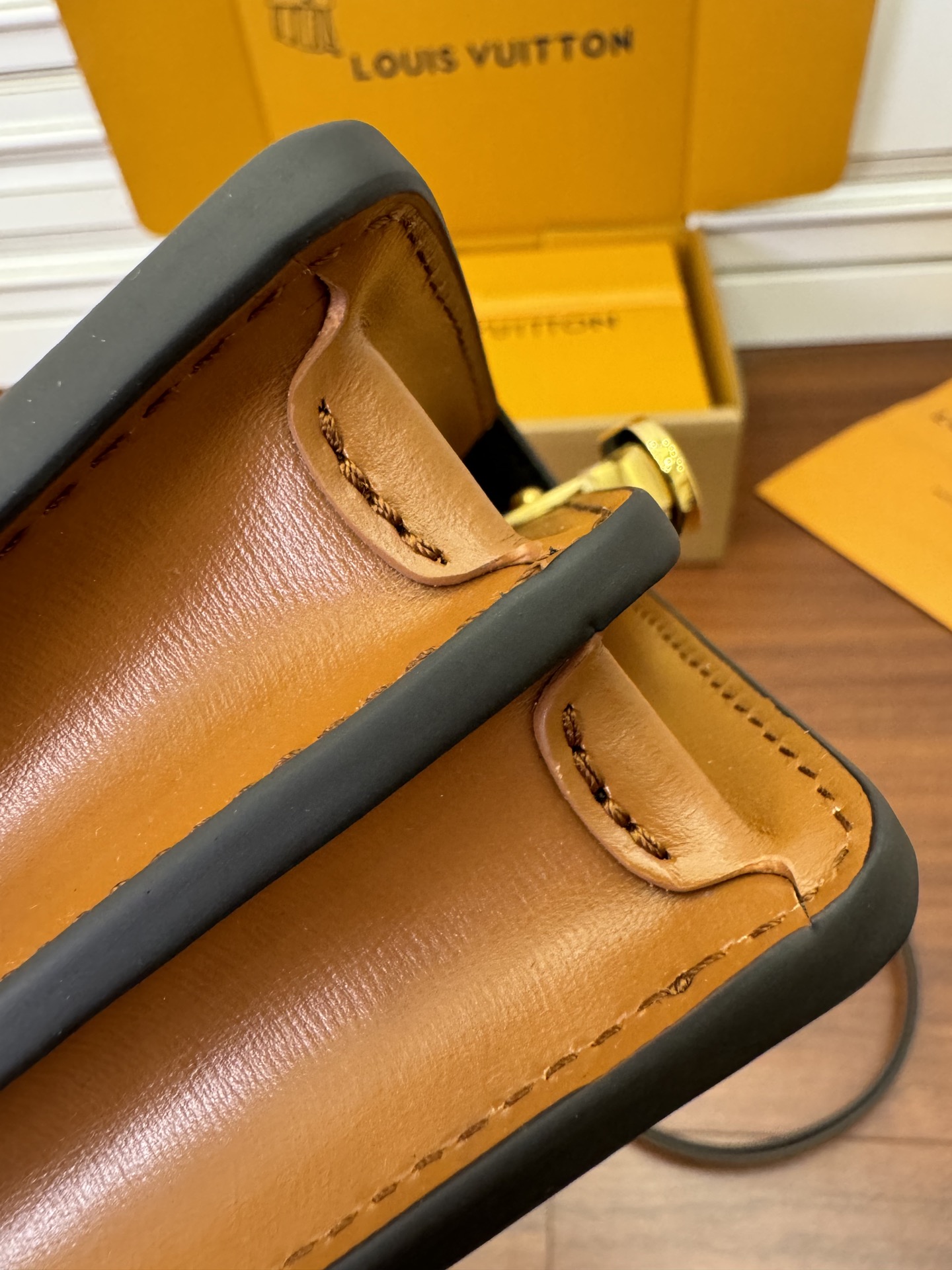  特级  LOUIS VUITTON 路易威登 Dauphine EAST WEST   牛皮革 斜挎包 单肩包 手提包 棕色 M46757