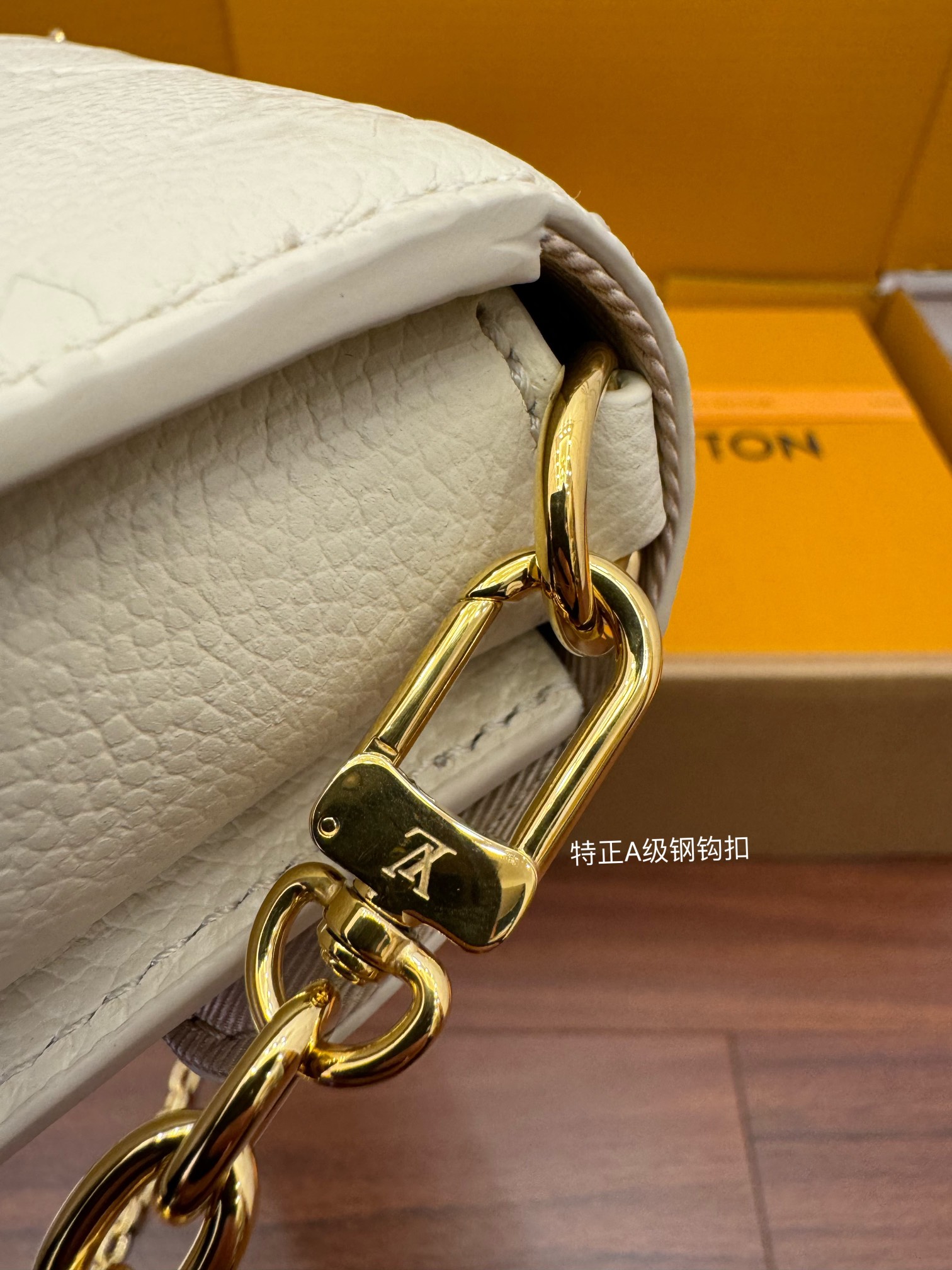 特级  LOUIS VUITTON 路易威登 Wallet On Chain Metis 可拆卸链条Slock 压纹粒面 牛皮革 斜挎包 单肩包 手提包 奶白色 M82836