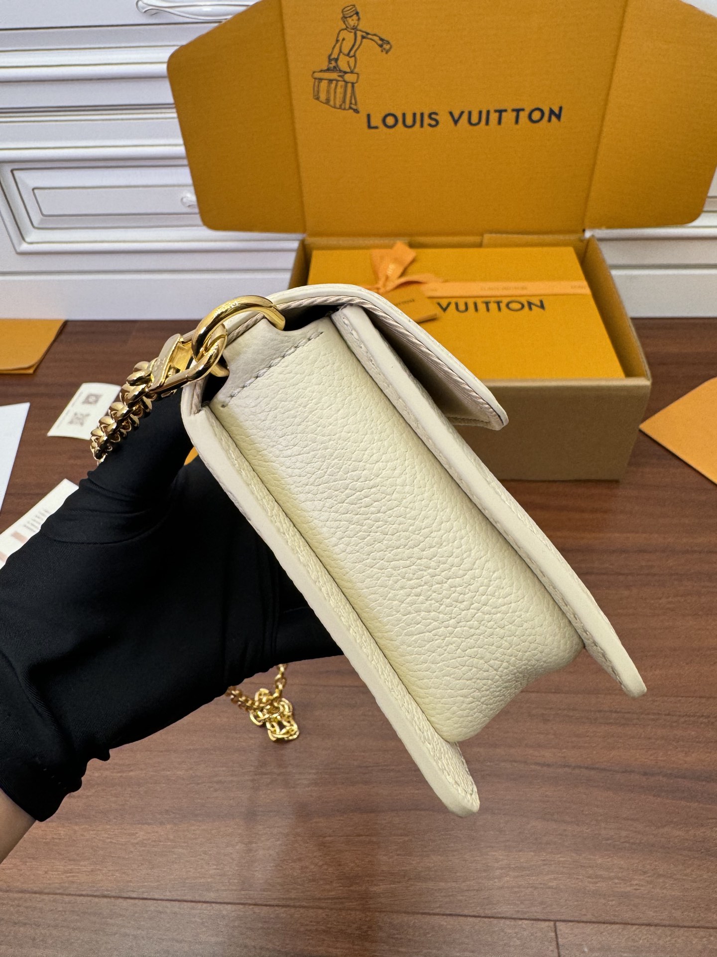 特级  LOUIS VUITTON 路易威登 Wallet On Chain Metis 可拆卸链条Slock 压纹粒面 牛皮革 斜挎包 单肩包 手提包 奶白色 M82836