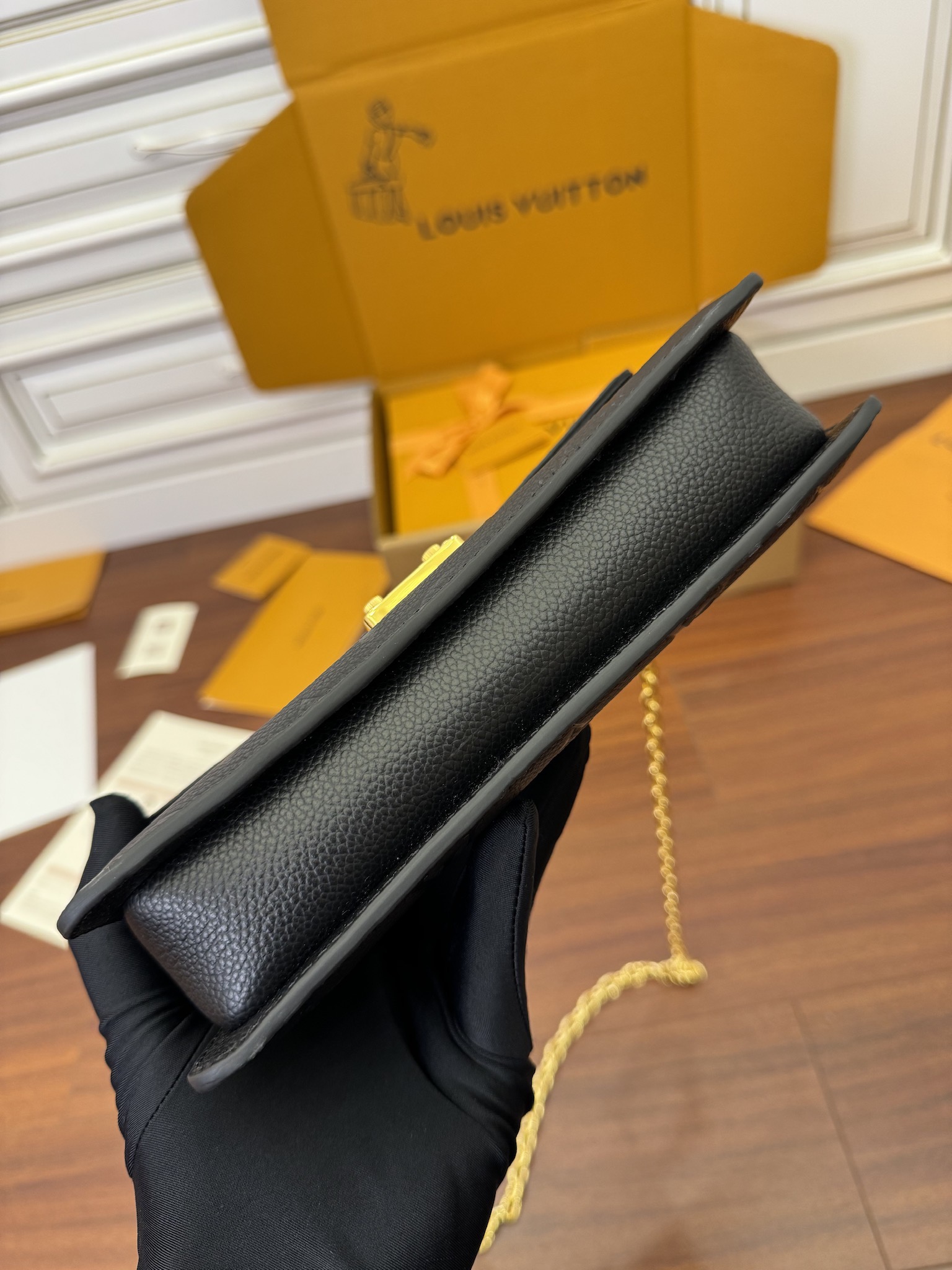  特级  LOUIS VUITTON 路易威登 Wallet On Chain Metis 可拆卸链条Slock 压纹粒面 牛皮革 斜挎包 单肩包 手提包 黑色 M82637