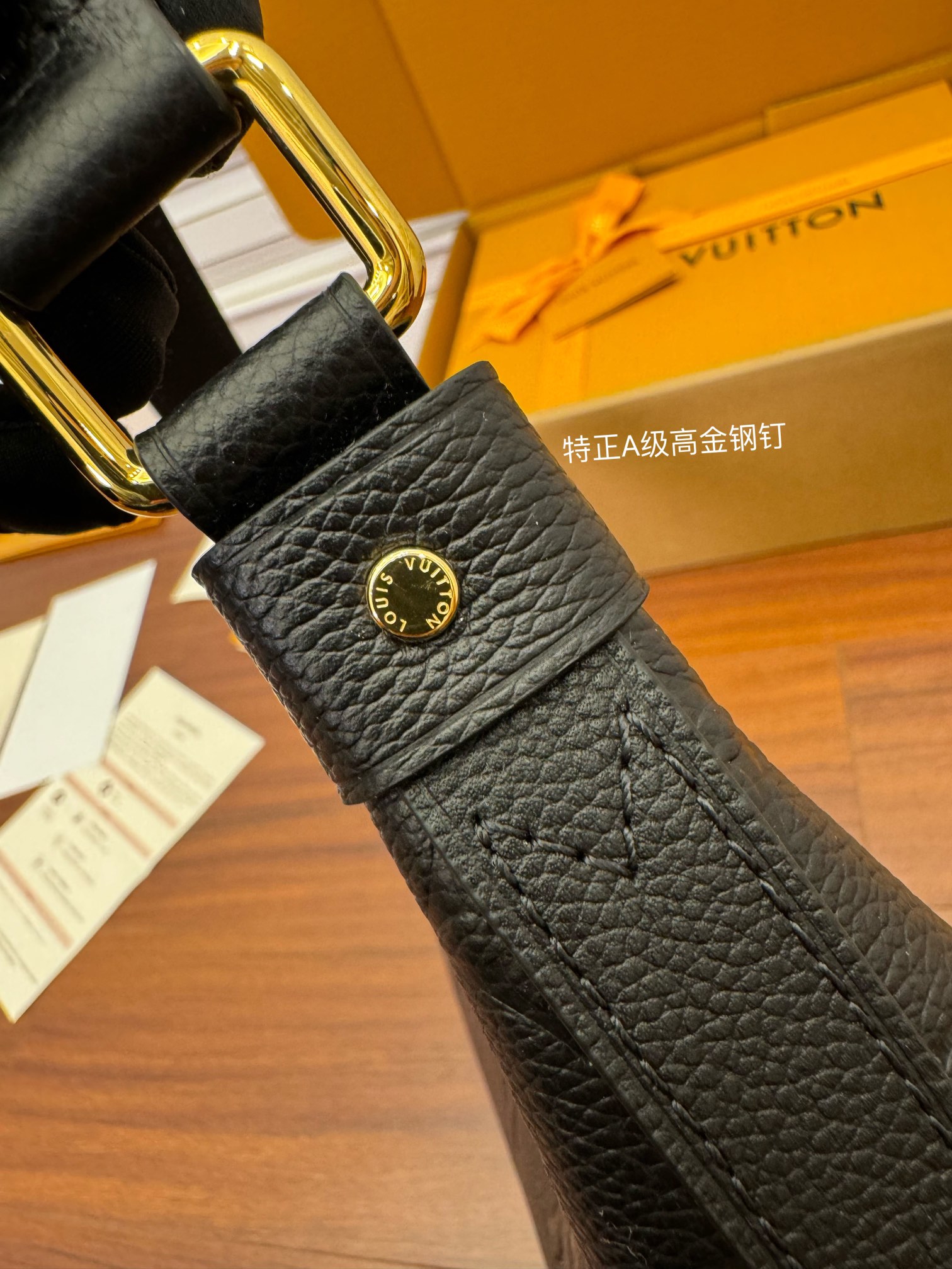  特级  LOUIS VUITTON 路易威登Sac Sport 可调节肩带 拉链开合 压花  牛皮革 斜挎包 单肩包 手提包 黑色 M46610