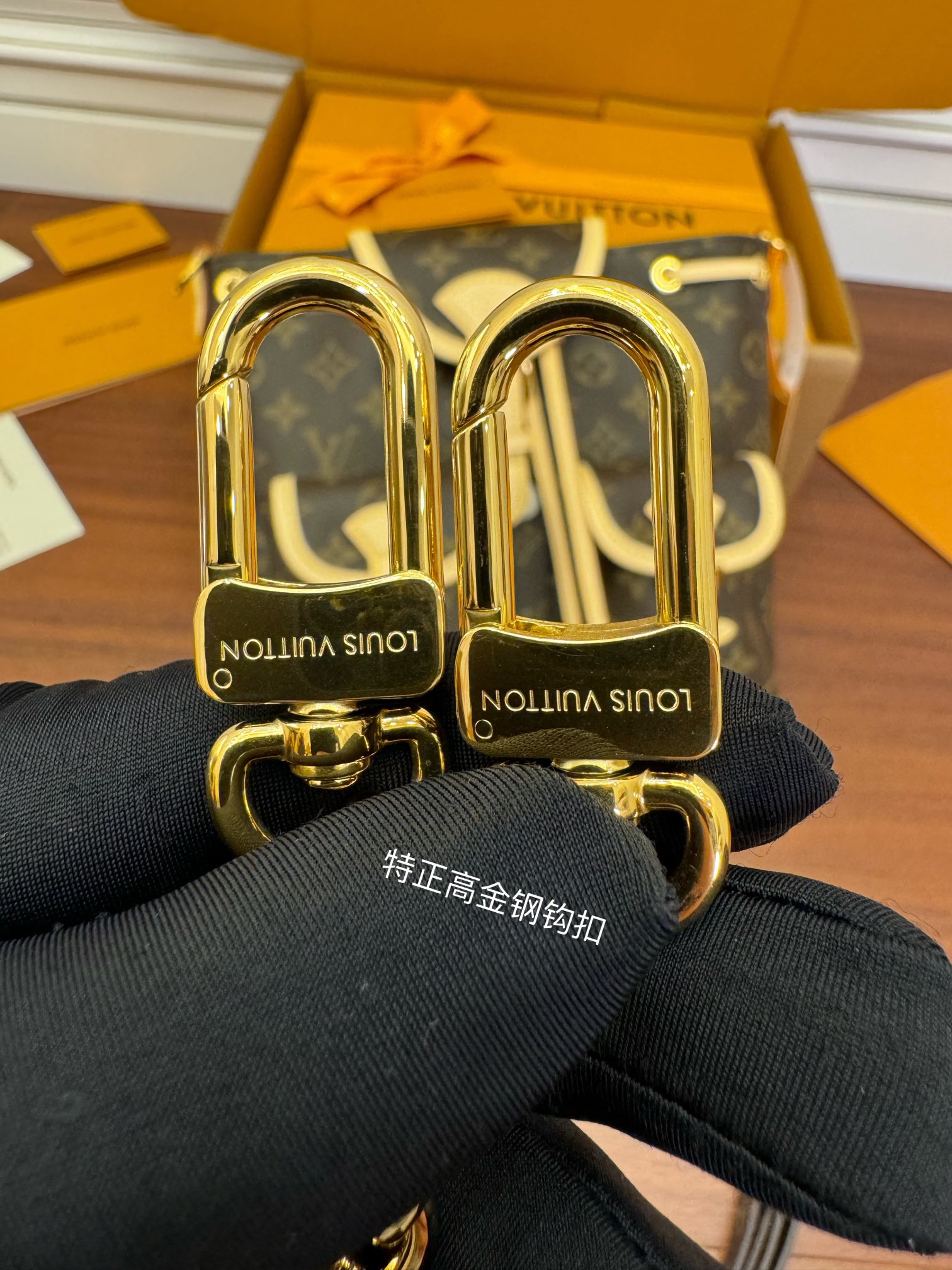  特级  LOUIS VUITTON 路易威登 EXCURSION 可拆卸链条 抽绳开合 压花  牛皮革 斜挎包 单肩包 双肩包 手提包 小号 棕色 M46932