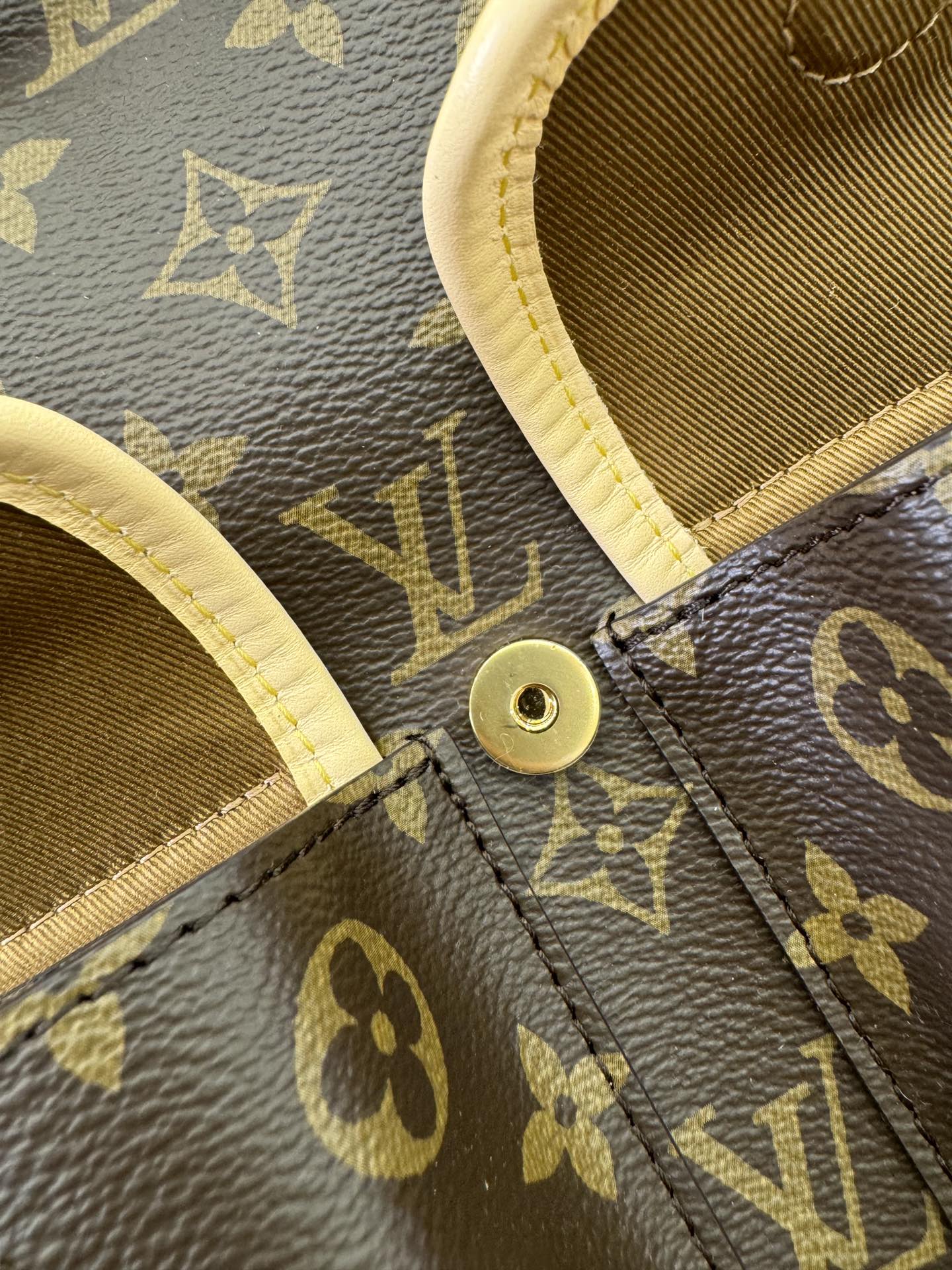  特级  LOUIS VUITTON 路易威登 EXCURSION 可拆卸链条 抽绳开合 压花  牛皮革 斜挎包 单肩包 双肩包 手提包 小号 棕色 M46932