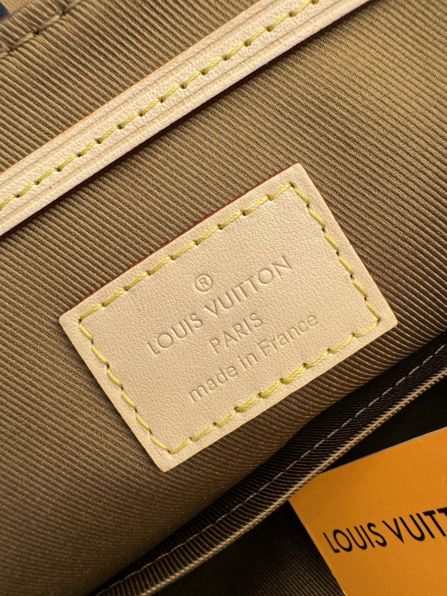  特级  LOUIS VUITTON 路易威登 EXCURSION 可拆卸链条 抽绳开合 压花  牛皮革 斜挎包 单肩包 双肩包 手提包 小号 棕色 M46932