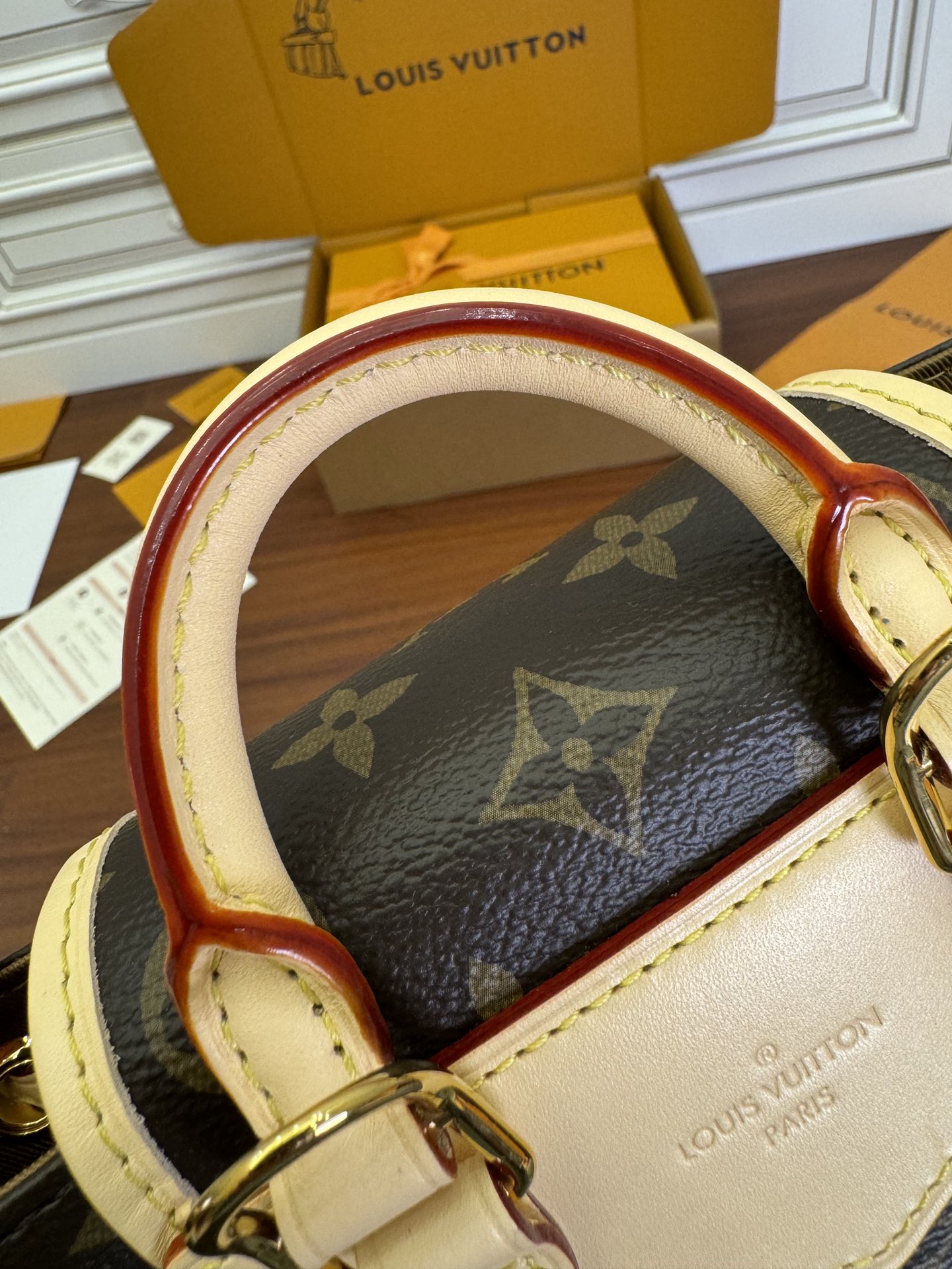  特级  LOUIS VUITTON 路易威登 EXCURSION 可拆卸链条 抽绳开合 压花  牛皮革 斜挎包 单肩包 双肩包 手提包 小号 棕色 M46932