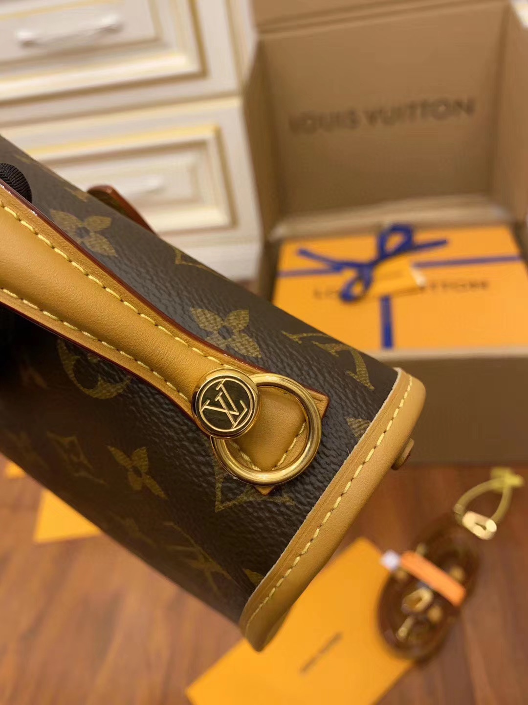  特级  LOUIS VUITTON 路易威登 IVY 可拆卸肩带 可调节   翻盖  牛皮革 斜挎包 单肩包 双肩包 手提包 棕色 M44919