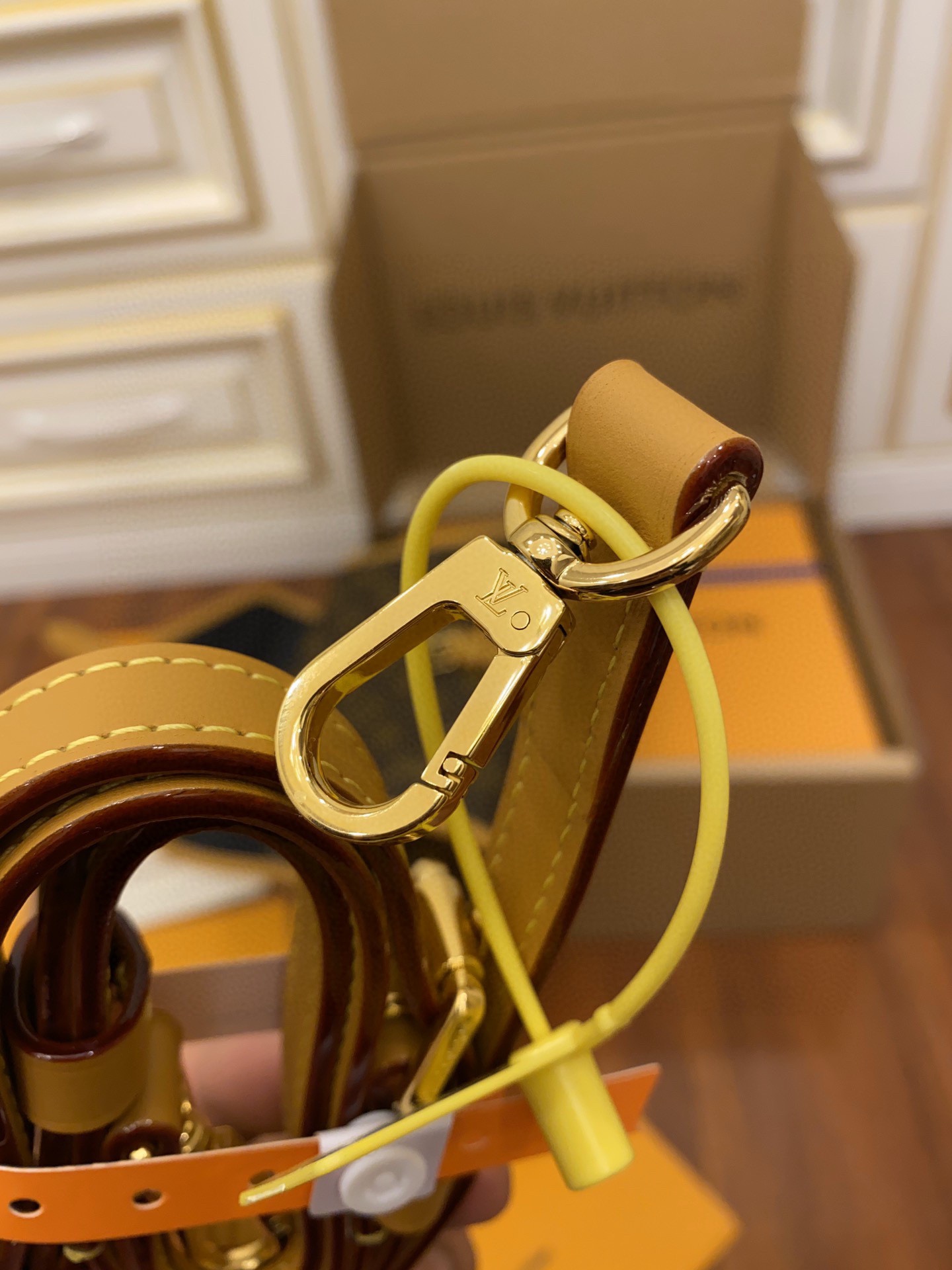  特级  LOUIS VUITTON 路易威登 IVY 可拆卸肩带 可调节   翻盖  牛皮革 斜挎包 单肩包 双肩包 手提包 棕色 M44919