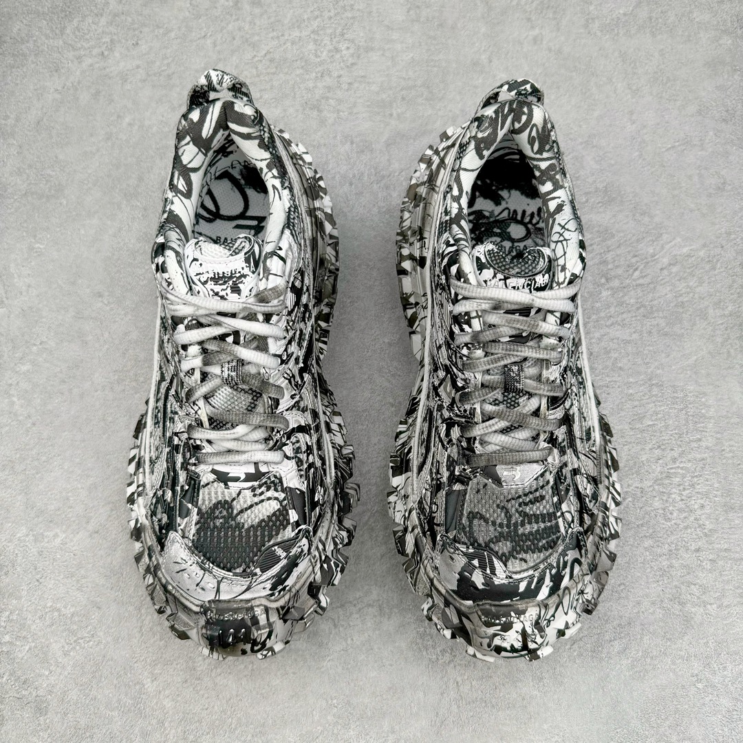  Balenciaga 巴黎世家 Defender 时尚 复古做旧 轮胎鞋 老爹鞋 波鞋 男鞋 女鞋 鞋面穿环 涂鸦黑白   685613W2RG19010