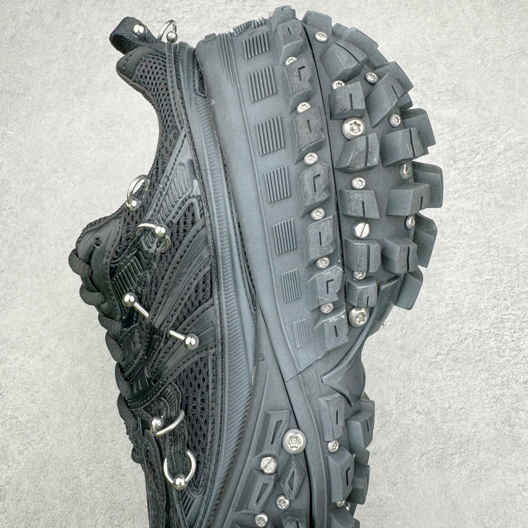  Balenciaga 巴黎世家 Defender 时尚 复古做旧 轮胎鞋 老爹鞋 波鞋 男鞋 女鞋 鞋面穿环 黑色 685613W2RAG1081
