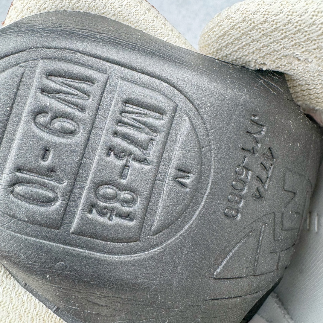  新版 SIZE New Balance  NB990 V3 美版 低筒 绒面 复古跑鞋 休闲鞋 板鞋 运动鞋 男鞋 女鞋 波鞋 米褐色 M990SZ3