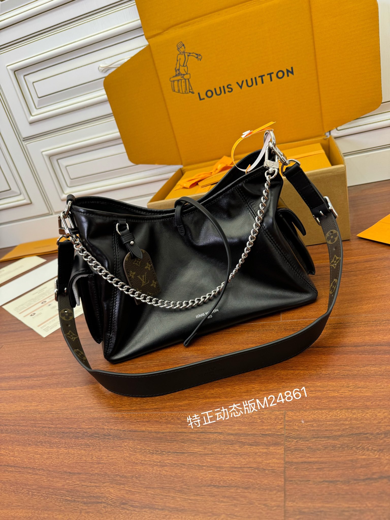  特级  LOUIS VUITTON 路易威登Carryall Cargo MM可拆卸肩带 可调节   翻盖  牛皮革 斜挎包 单肩包 双肩包 手提包 黑色 M25143