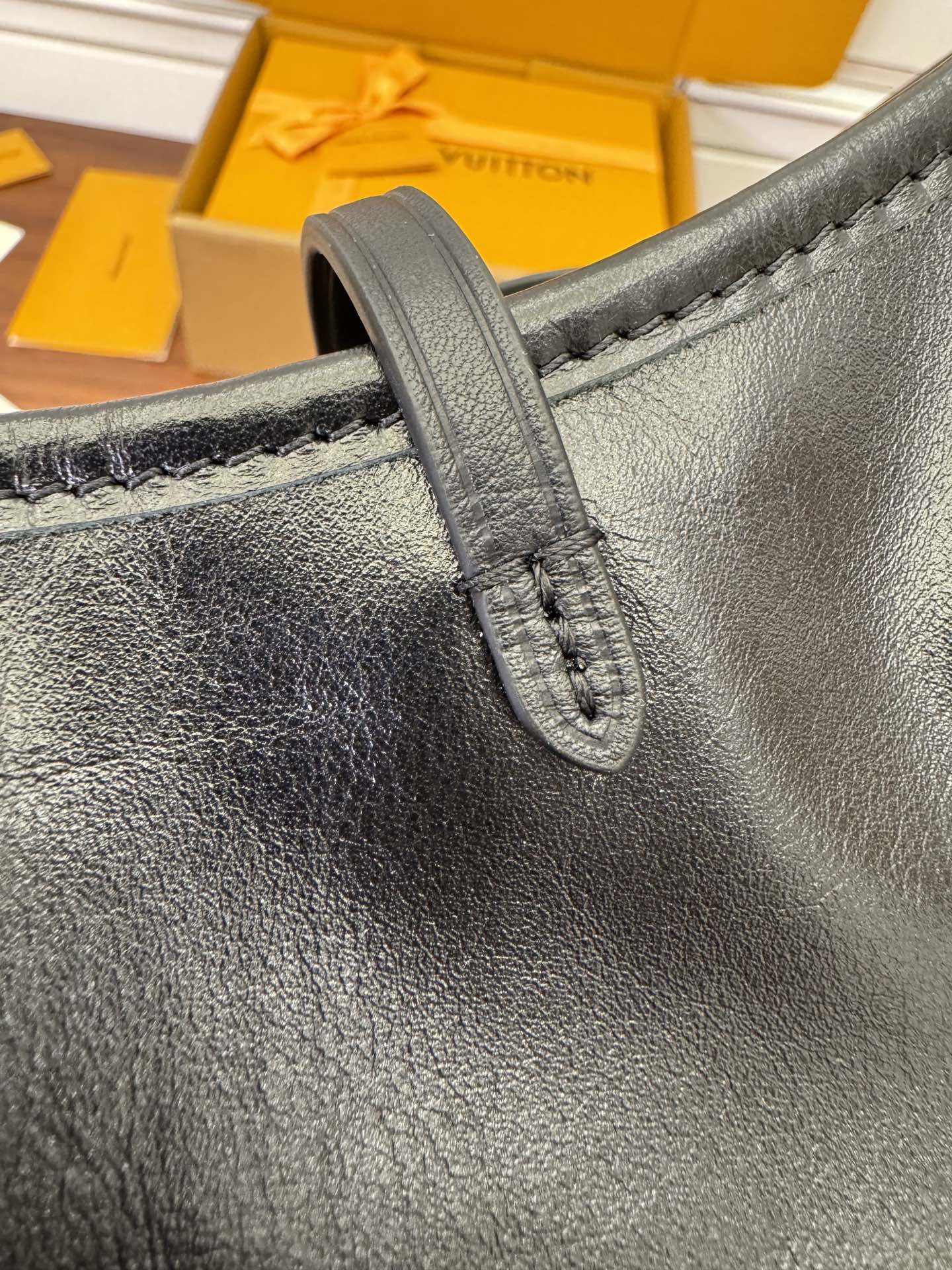  特级  LOUIS VUITTON 路易威登Carryall Cargo MM可拆卸肩带 可调节   翻盖  牛皮革 斜挎包 单肩包 双肩包 手提包 黑色 M25143