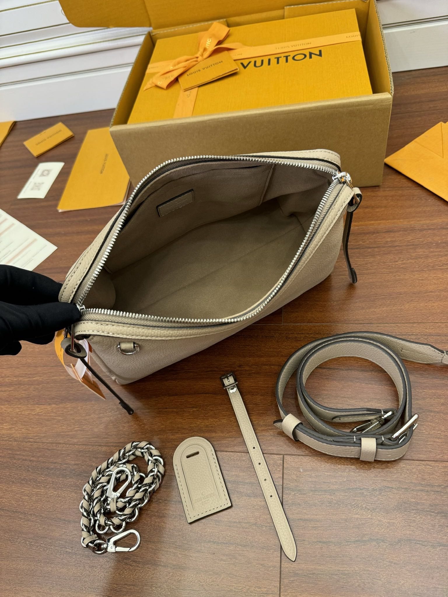 特级  LOUIS VUITTON 路易威登NewBag HAND可拆卸肩带 可调节   翻盖  牛皮革 斜挎包 单肩包 双肩包 手提包 盒子包 黑色拼棕色 M47139