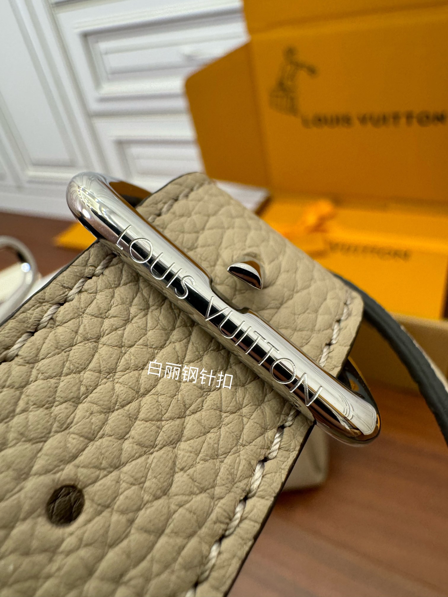 特级  LOUIS VUITTON 路易威登NewBag HAND可拆卸肩带 可调节   翻盖  牛皮革 斜挎包 单肩包 双肩包 手提包 盒子包 黑色拼棕色 M47139