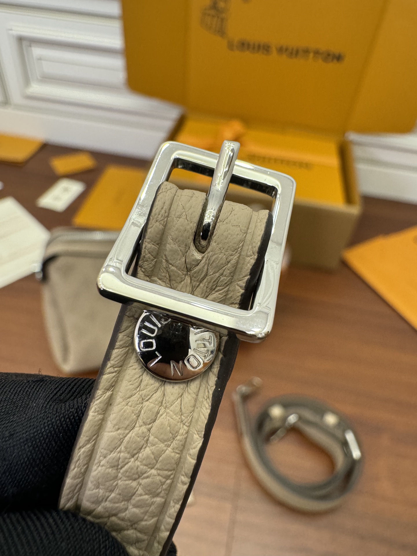 特级  LOUIS VUITTON 路易威登NewBag HAND可拆卸肩带 可调节   翻盖  牛皮革 斜挎包 单肩包 双肩包 手提包 盒子包 黑色拼棕色 M47139