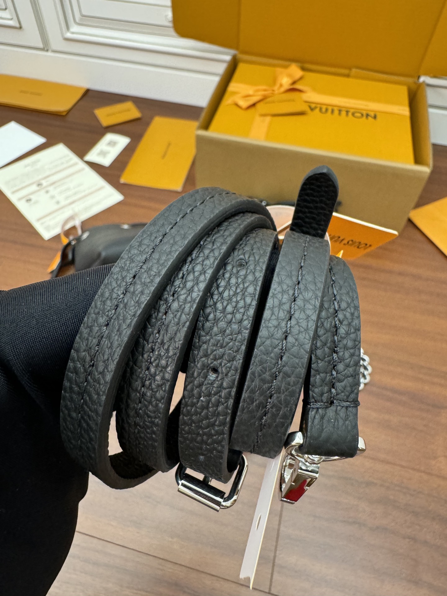 特级  LOUIS VUITTON 路易威登  Bella 可调节  可拆卸 翻盖  牛皮革 斜挎包 单肩包 双肩包 水桶 手提包 黑色 M57070