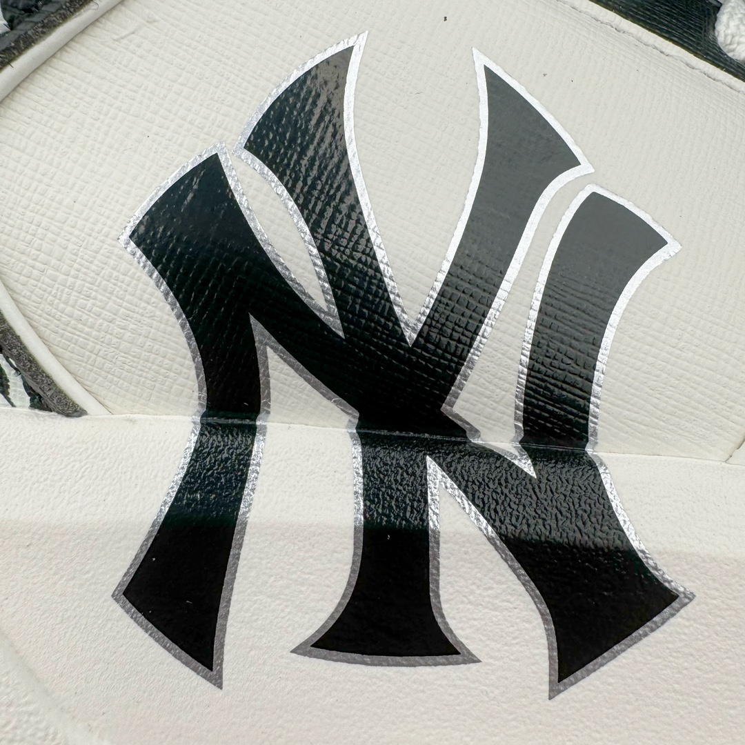  MLB Chunky Liner 纽约洋基队  低筒 厚底 老爹鞋 防滑减震耐磨 板鞋 休闲鞋 男鞋 女鞋 波鞋 米黑 3ASXLM13N-50BKS