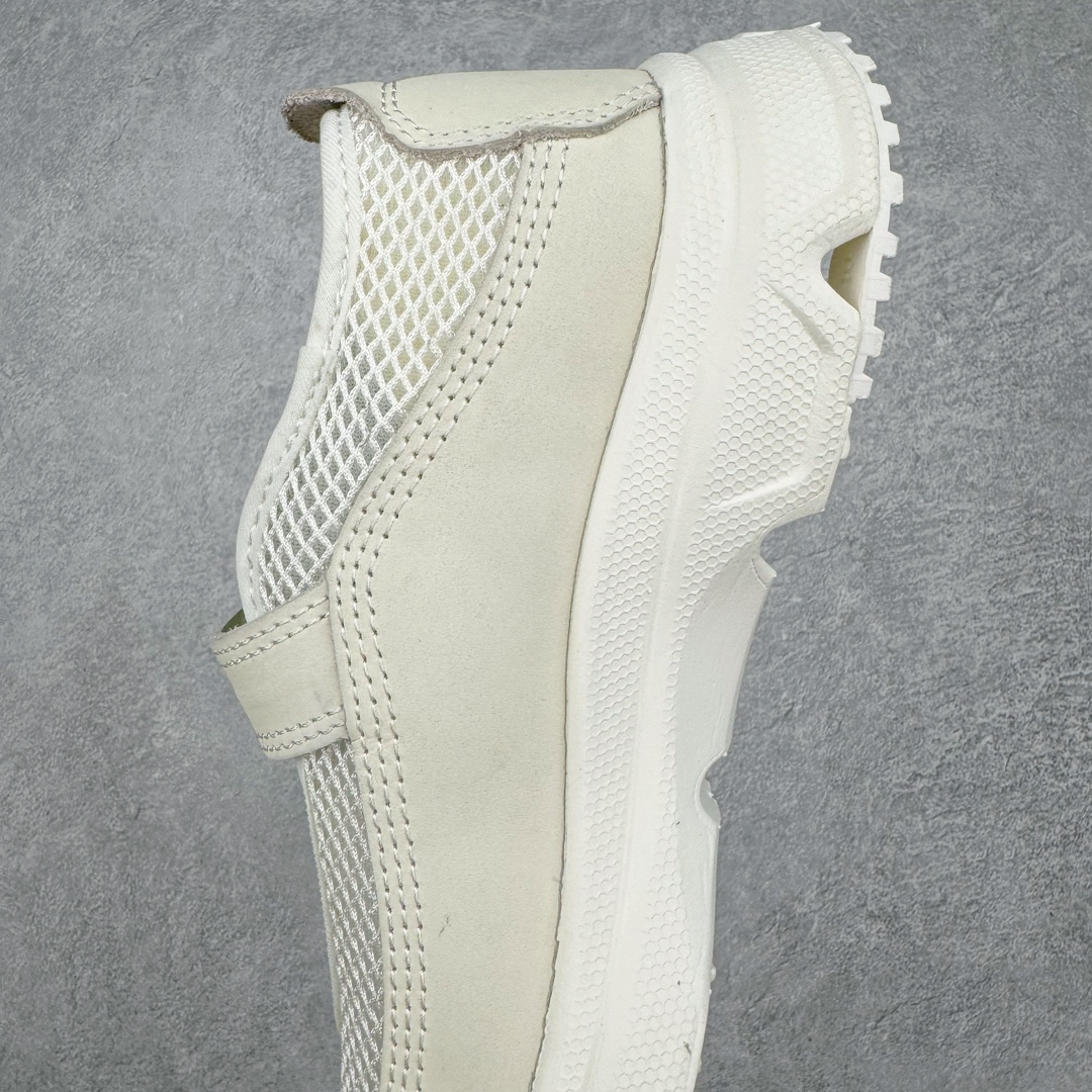  RX MARIE SALOMON  萨洛蒙  低筒 魔术贴 减震防滑 户外休闲鞋 涉水 一脚蹬   女款 米白色 L47433800