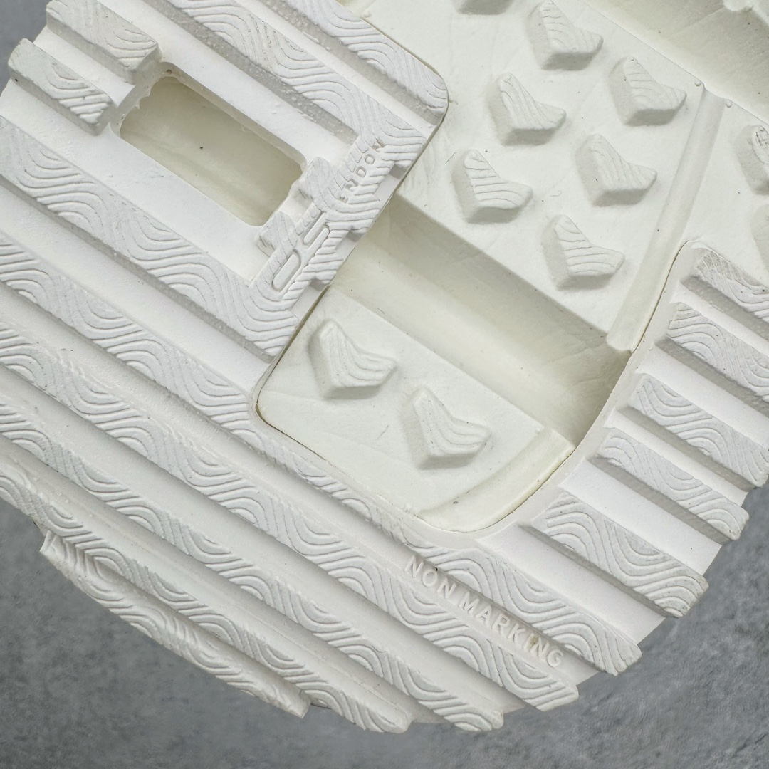  RX MARIE SALOMON  萨洛蒙  低筒 魔术贴 减震防滑 户外休闲鞋 涉水 一脚蹬   女款 米白色 L47433800